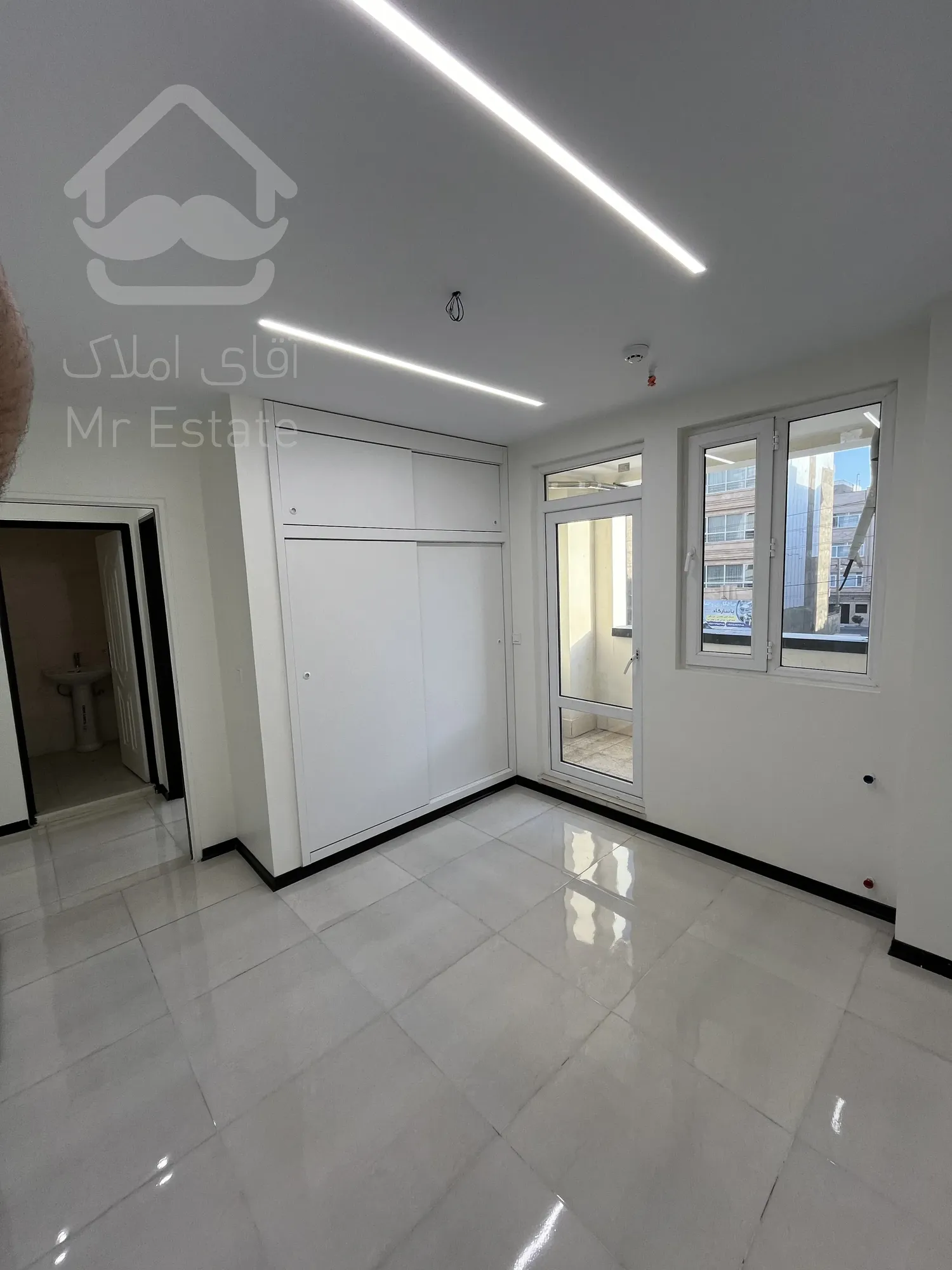 ۹۰متر آپارتمان نوساز در اندیشه فاز۳