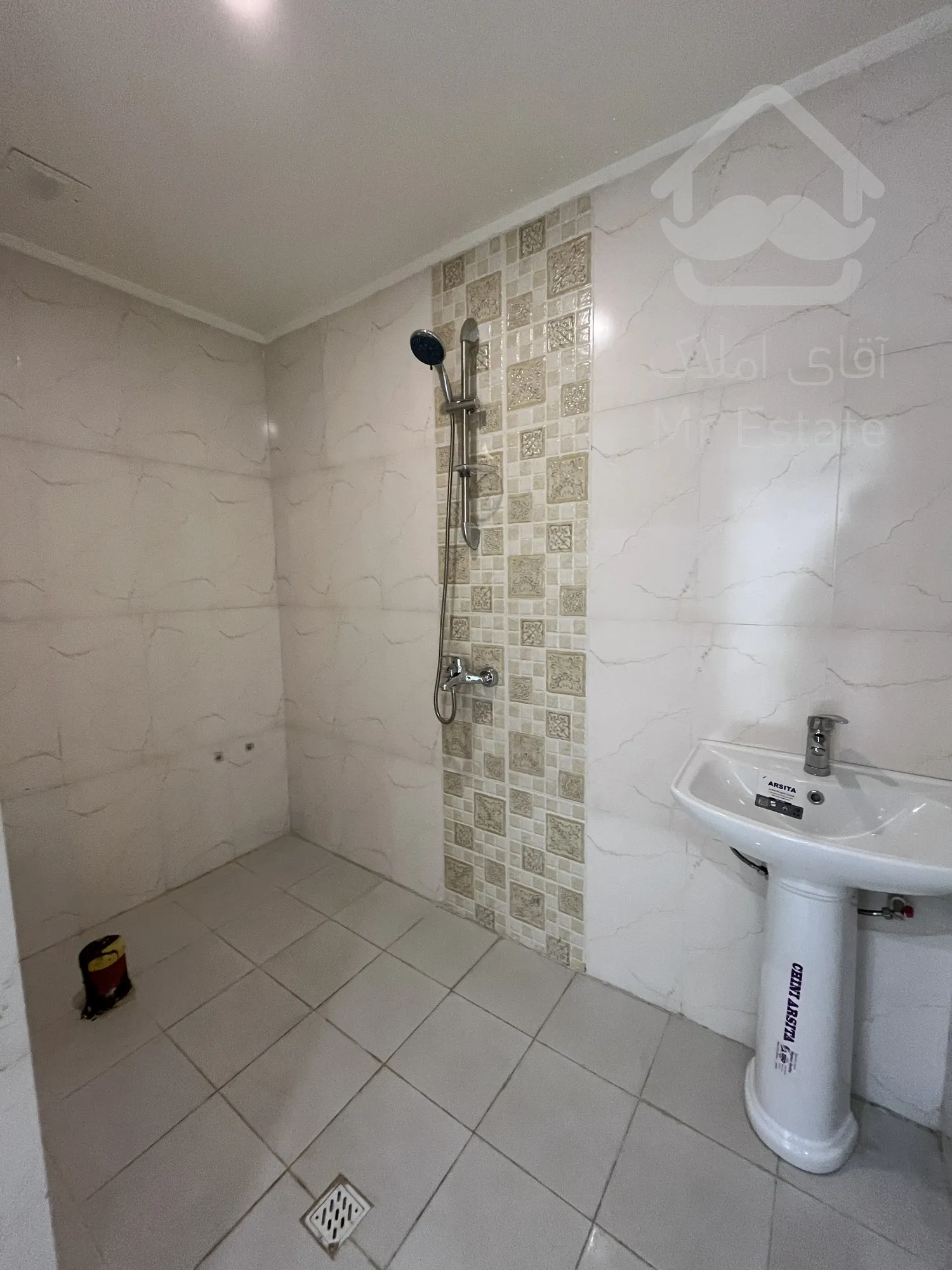 ۹۰متر آپارتمان نوساز در اندیشه فاز۳