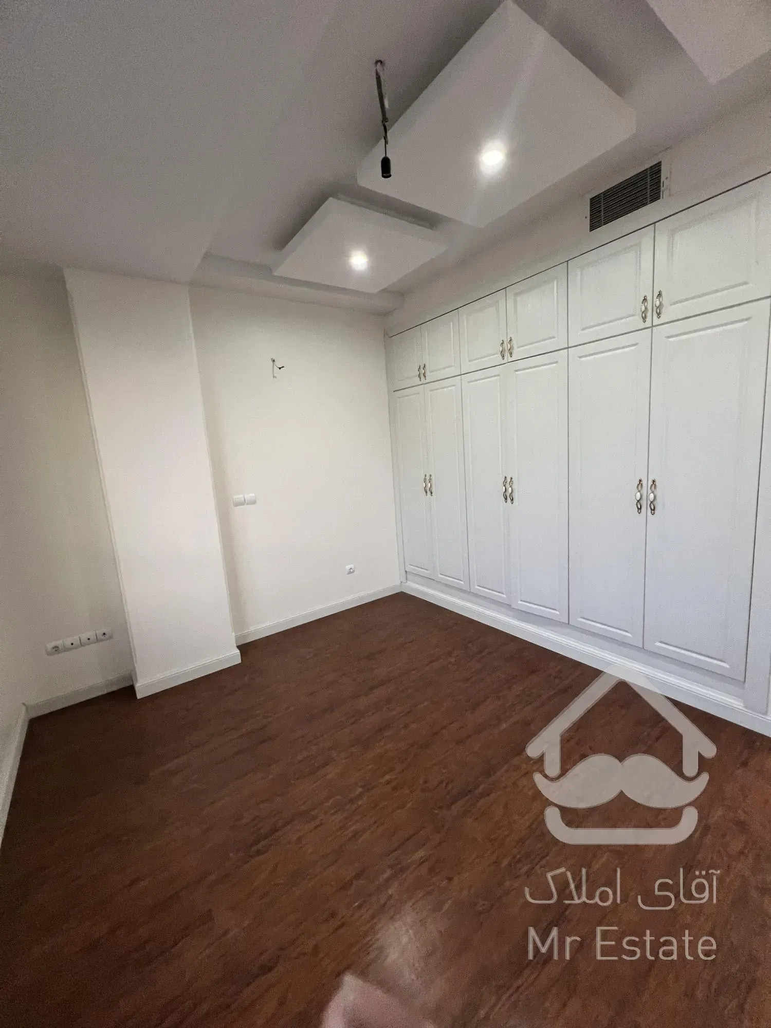 فروش آپارتمان ۱۴۵ متری نوساز / کوهک _ منطقه ۲۲