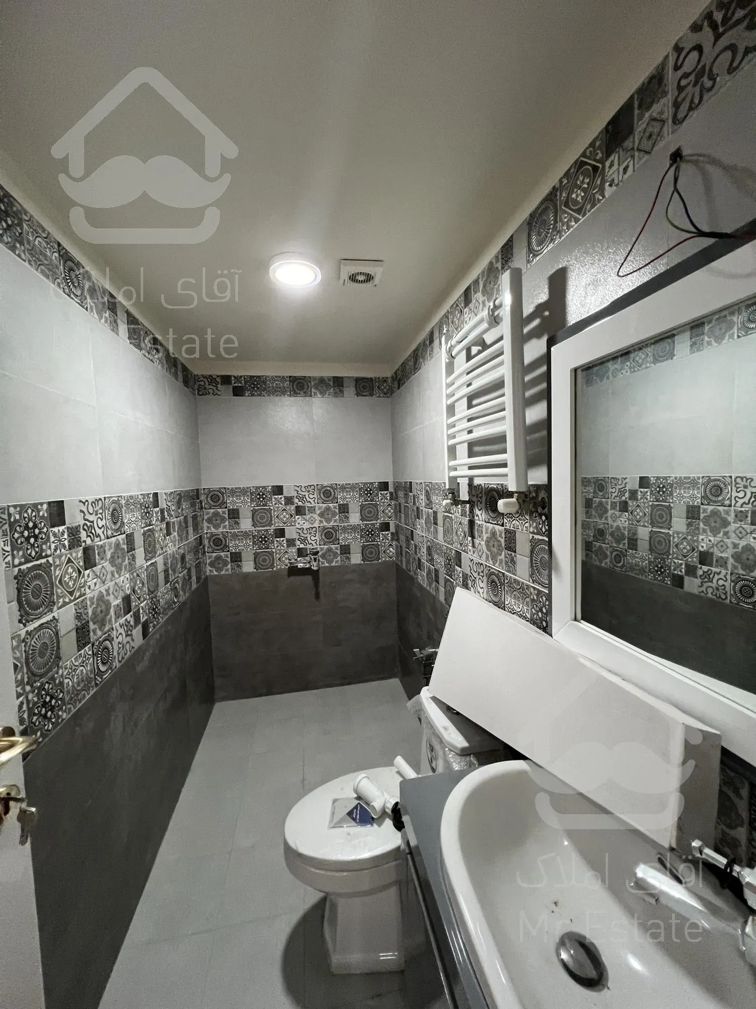 فروش آپارتمان ۱۴۵ متری نوساز / کوهک _ منطقه ۲۲