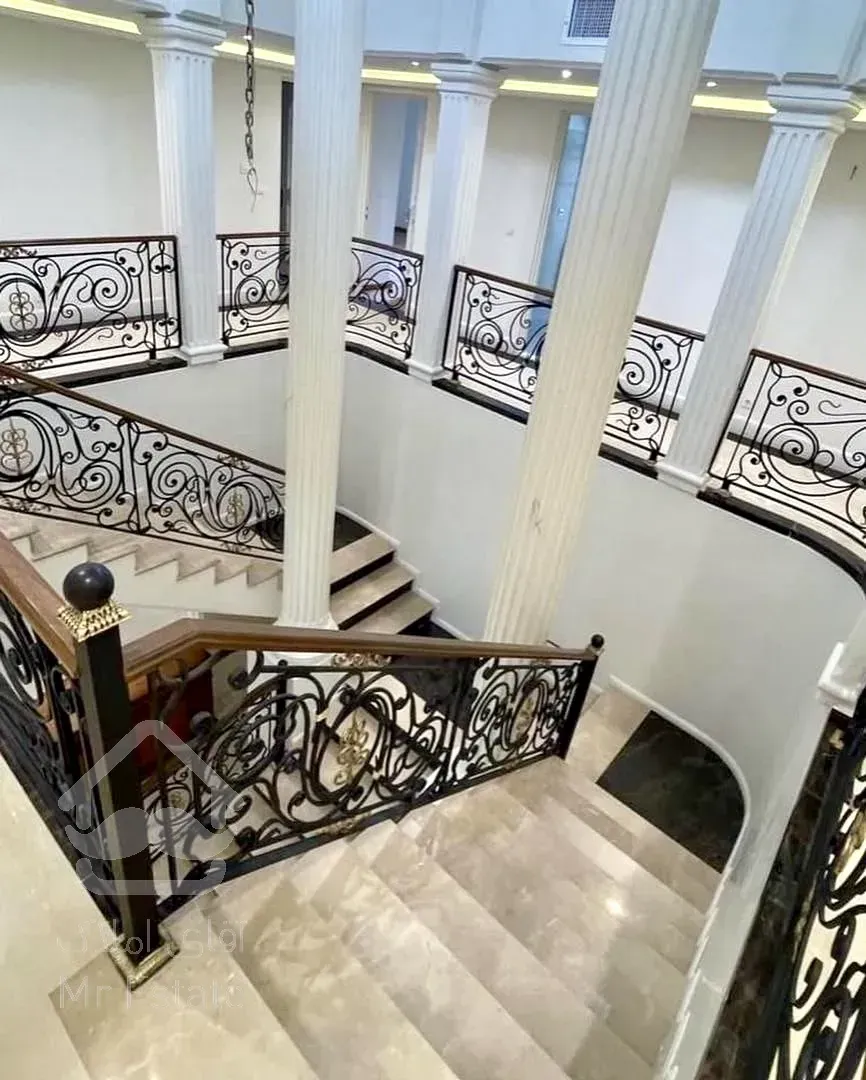 ۸۰۰ متر/ویلایی/مناسب مشاغل/نیاوران