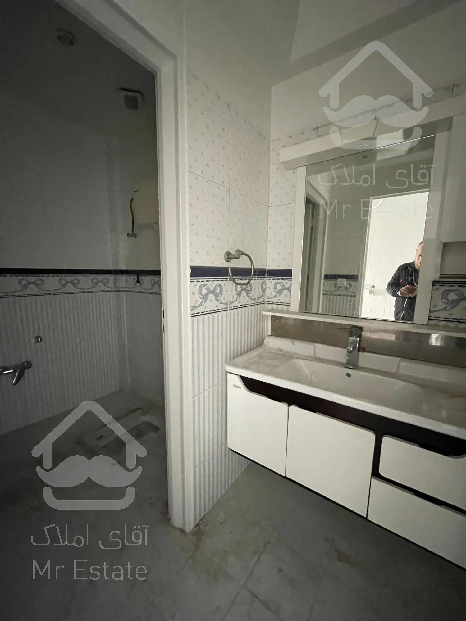 ۲۳۰ متر ۳ خواب تکواحدی ویو ابدی