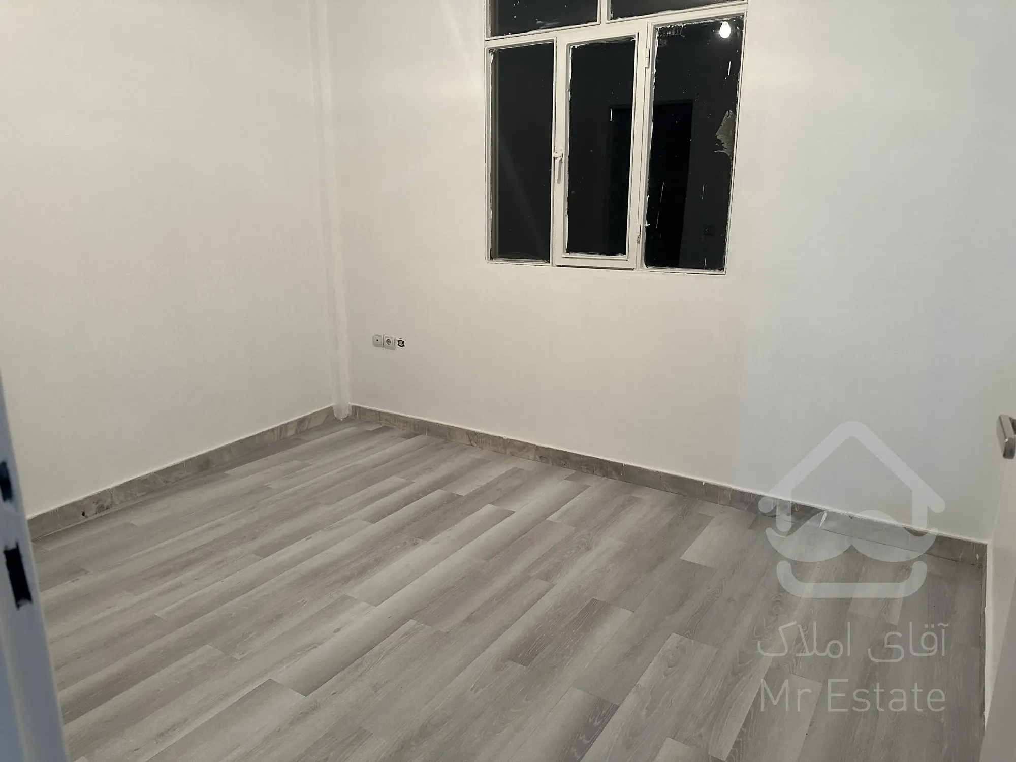 69 متر یک خوابه با پارکینگ و انباری