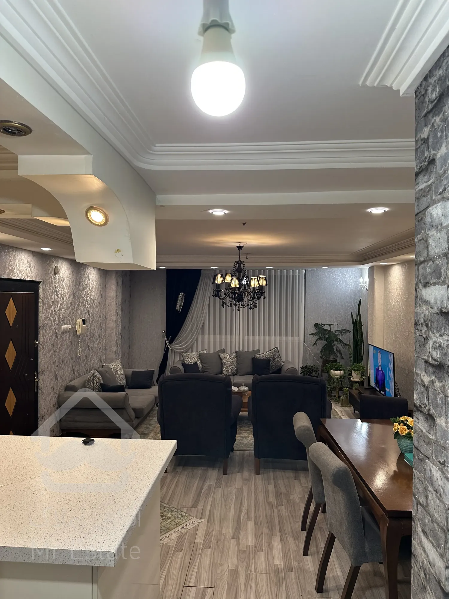 فروش آپارتمان دوخواب ۹۰ متری در گلشهر جنوبی