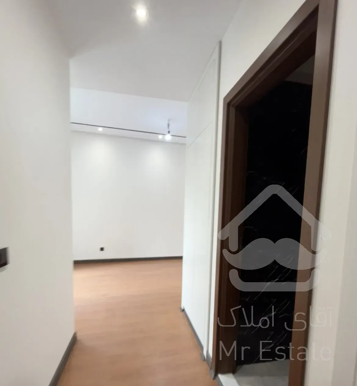 فروش آپارتمان ۱۲۰ متری نوساز ۲ خوابه نیاوران