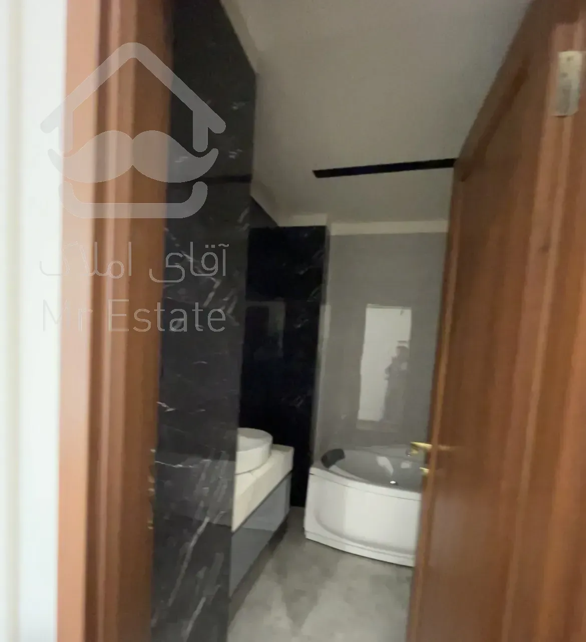 فروش آپارتمان ۱۲۰ متری نوساز ۲ خوابه نیاوران