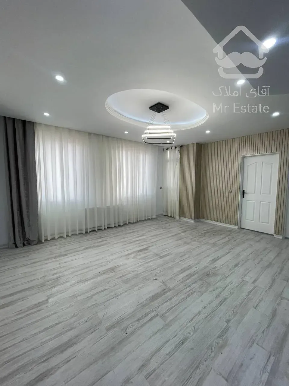 ۷۰متر/رو‌به آفتاب/تاپ لوکیشن/فاز یک/سند تکبرگ