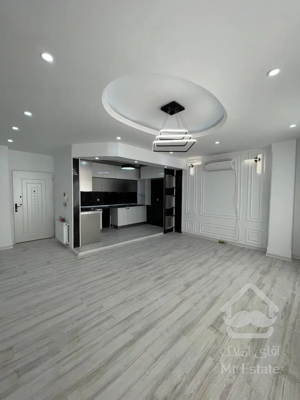 ۷۰متر/رو‌به آفتاب/تاپ لوکیشن/فاز یک/سند تکبرگ