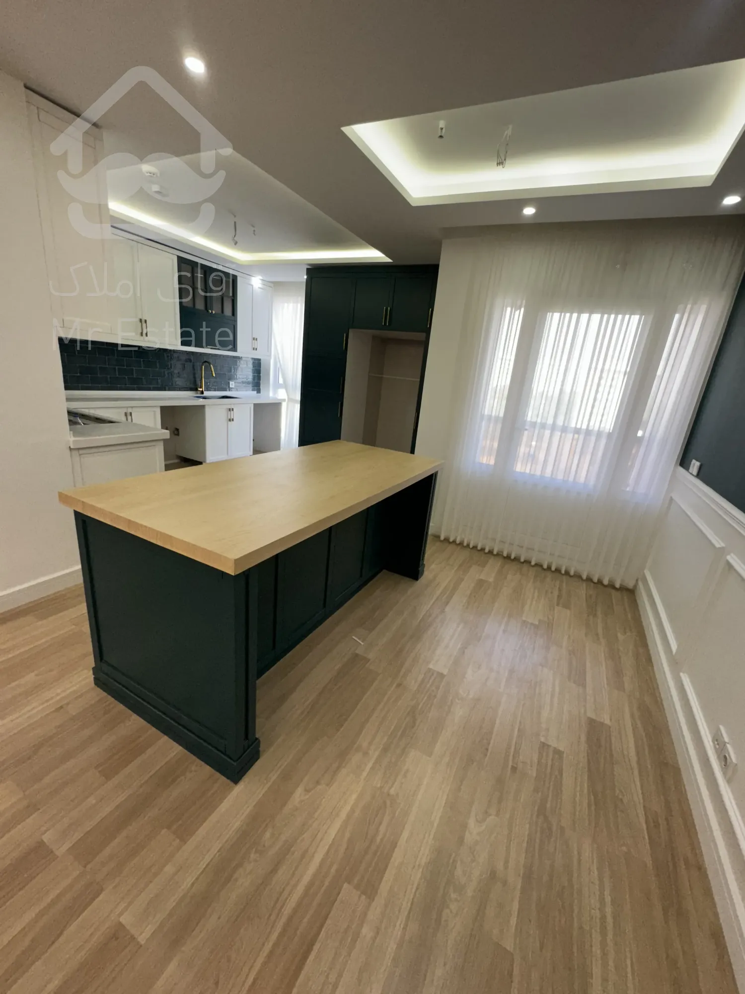 فروش اپارتمان ۱۲۰متری دو خوابه فول مشاعات رونیکا پالاس پاسدارن