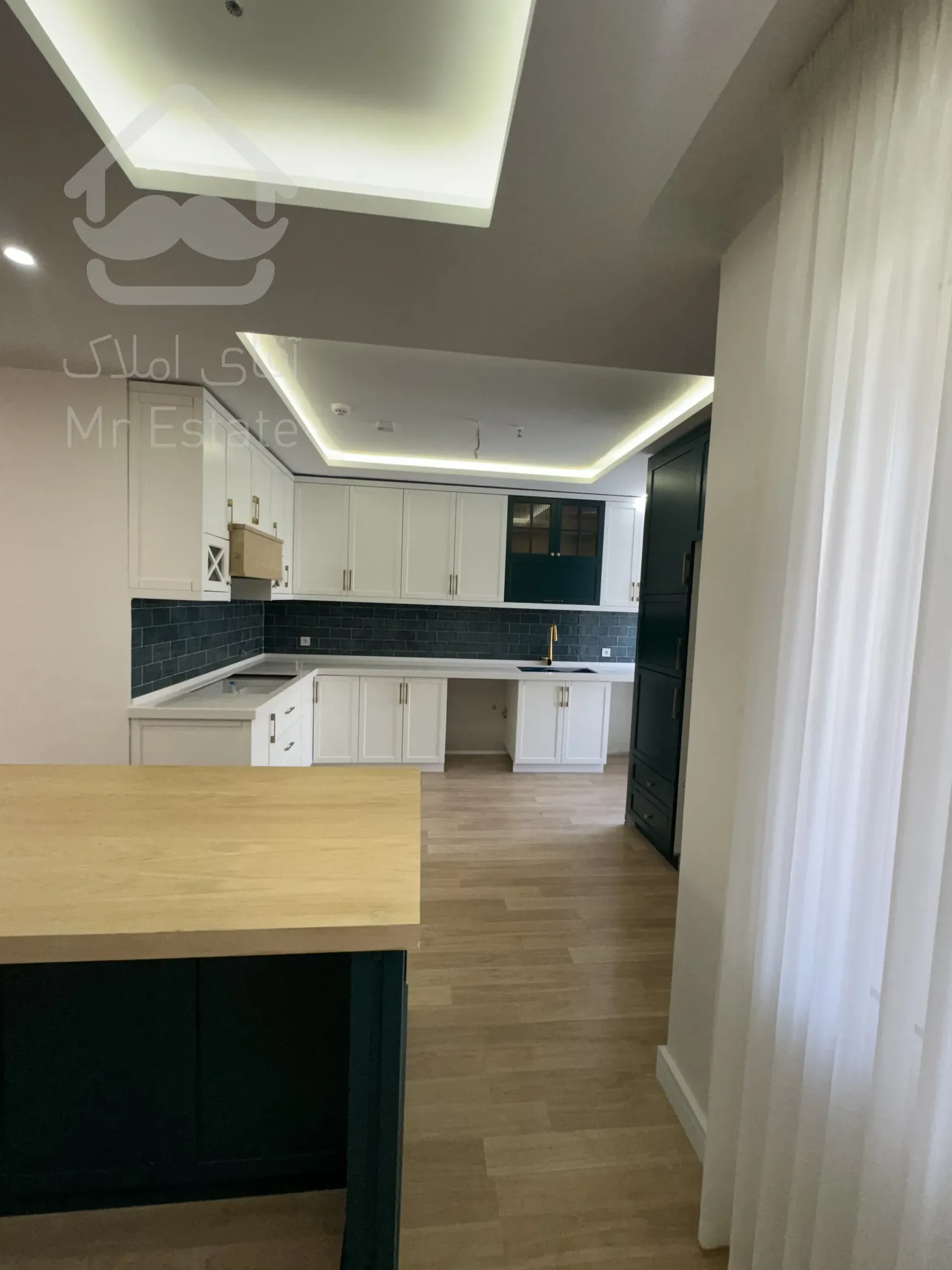 فروش اپارتمان ۱۲۰متری دو خوابه فول مشاعات رونیکا پالاس پاسدارن