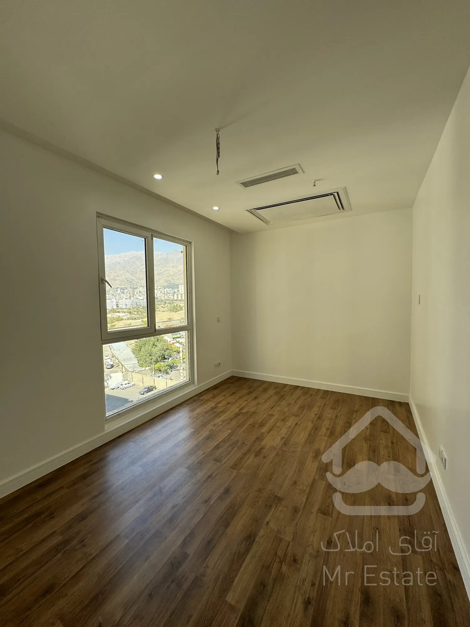 فروش اپارتمان ۱۲۰متری دو خوابه فول مشاعات رونیکا پالاس پاسدارن