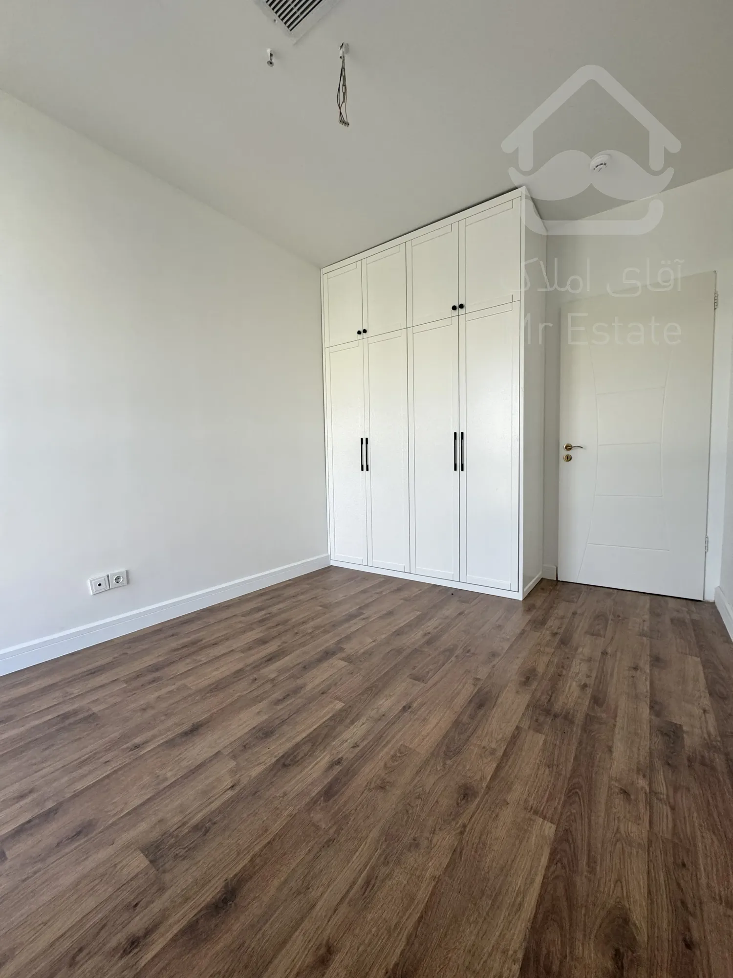 فروش اپارتمان ۱۲۰متری دو خوابه فول مشاعات رونیکا پالاس پاسدارن