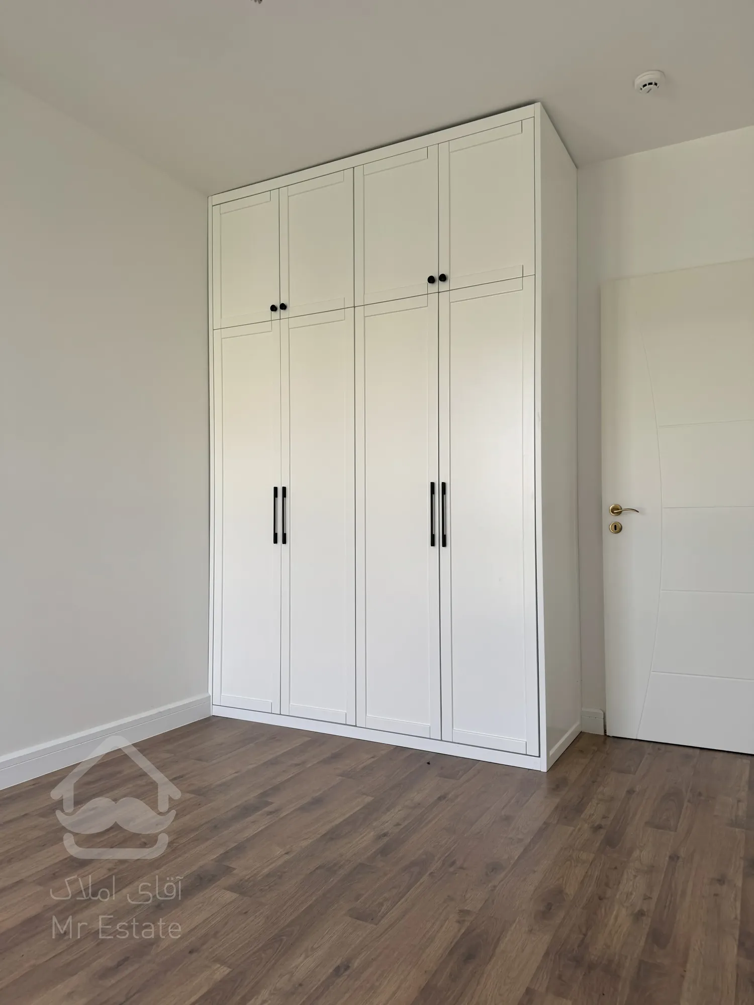 فروش اپارتمان ۱۳۰ متری دو خوابه فول مشاعات رونیکا پالاس پاسداران