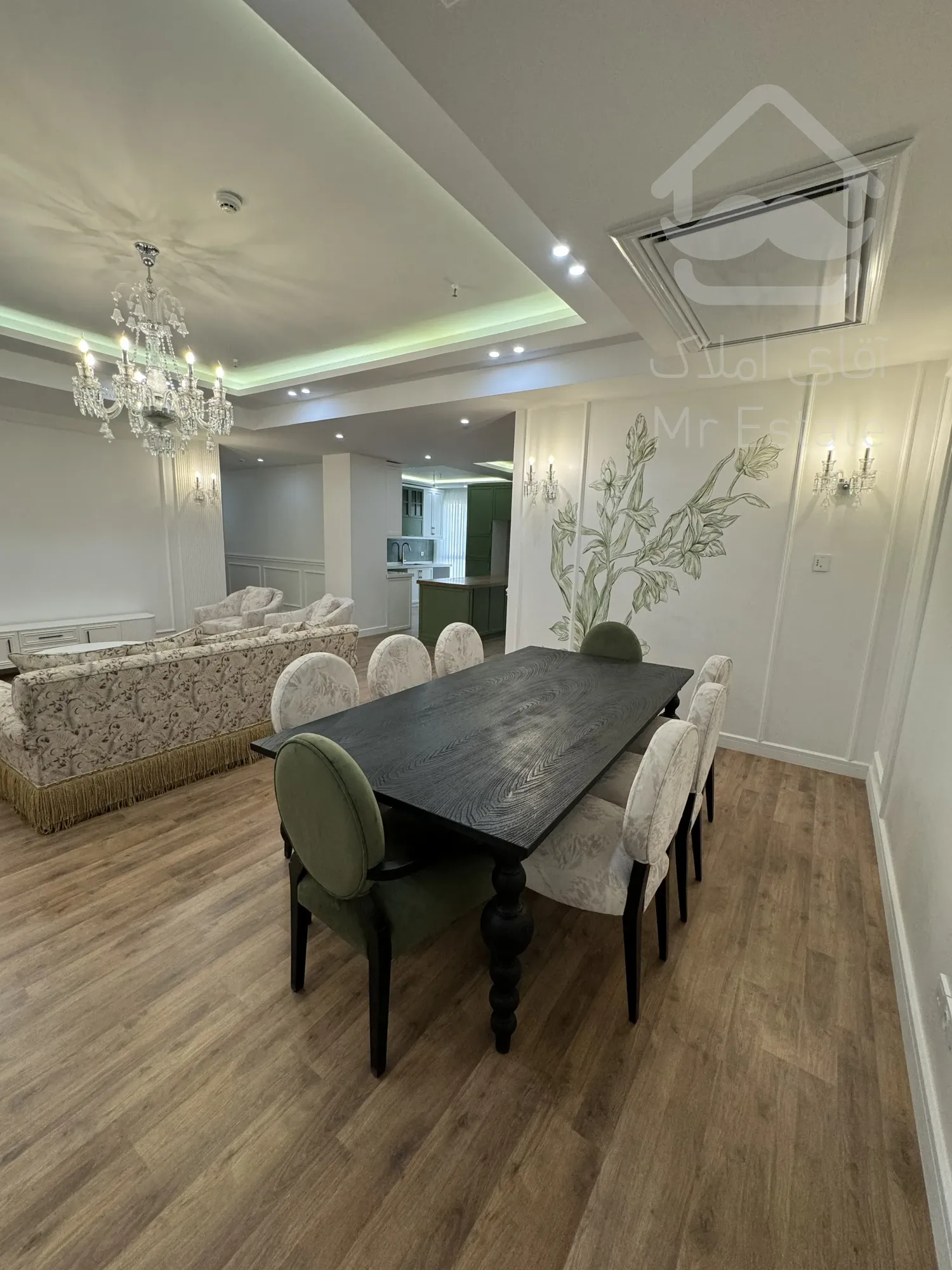 فروش اپارتمان ۱۳۰ متری دو خوابه فول مشاعات رونیکا پالاس پاسداران