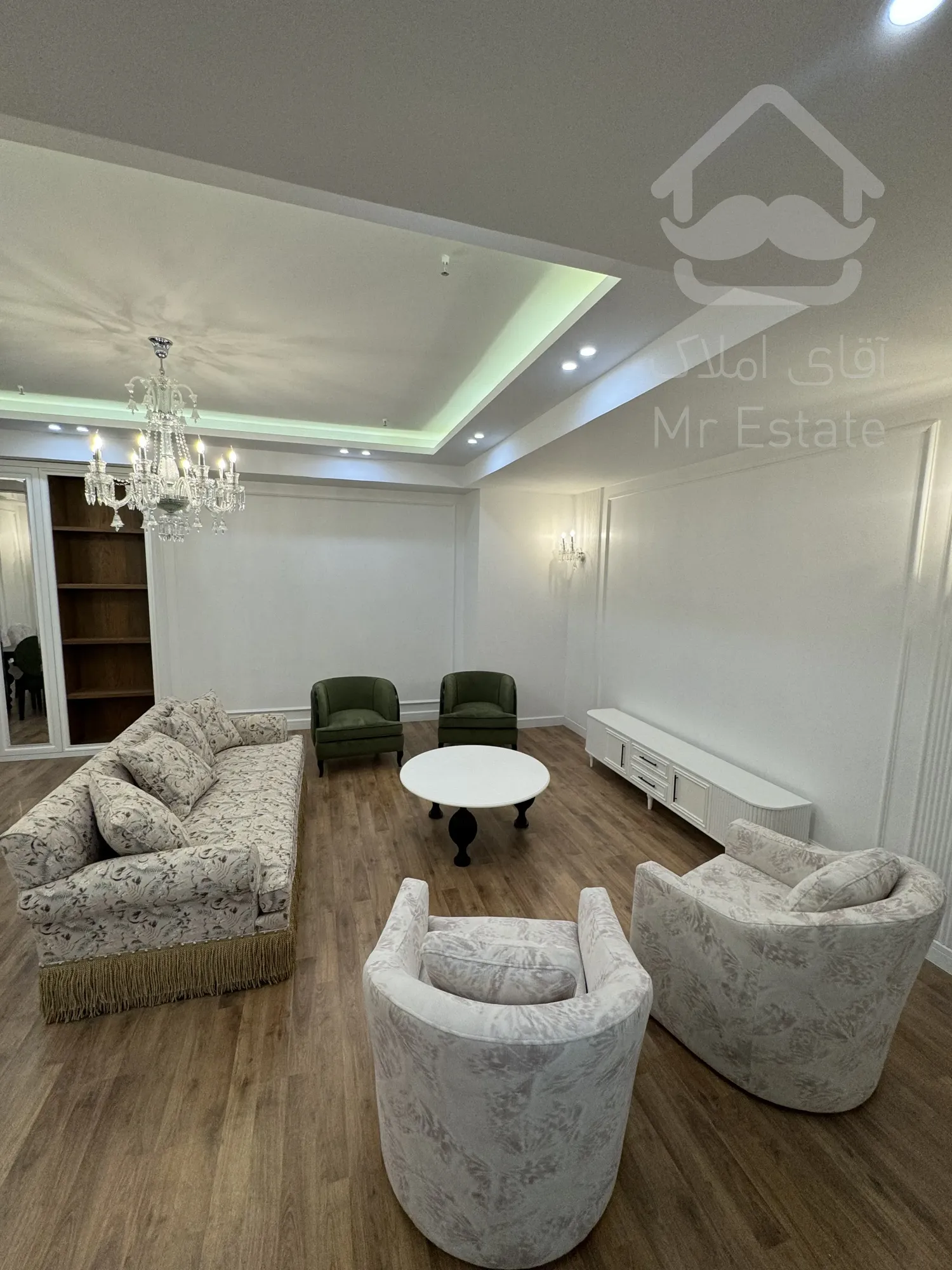 فروش اپارتمان ۱۳۰ متری دو خوابه فول مشاعات رونیکا پالاس پاسداران