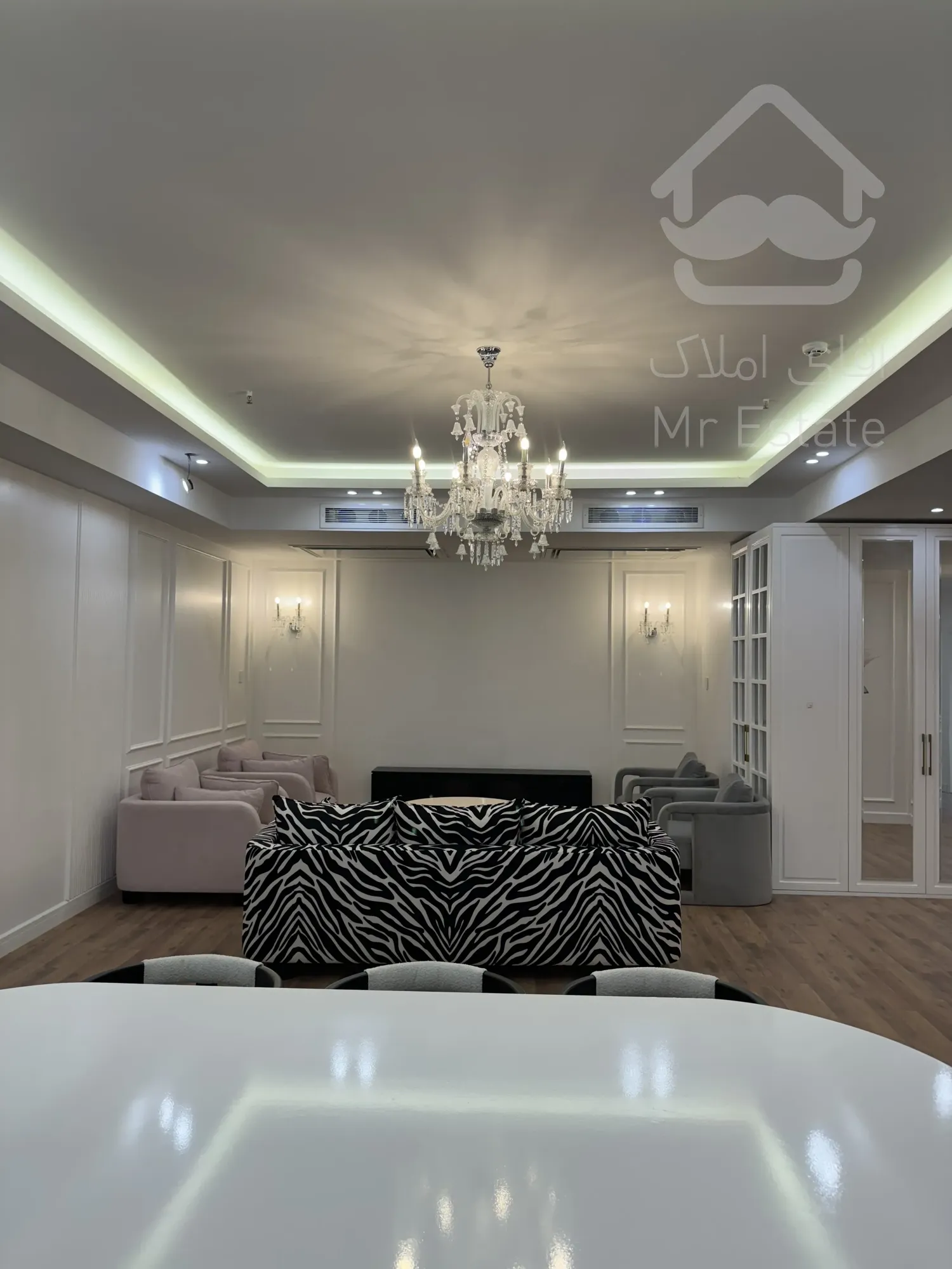 فروش اپارتمان ۱۱۰ متری دو خواب فول مشاعات رونیکا پالاس پاسداران