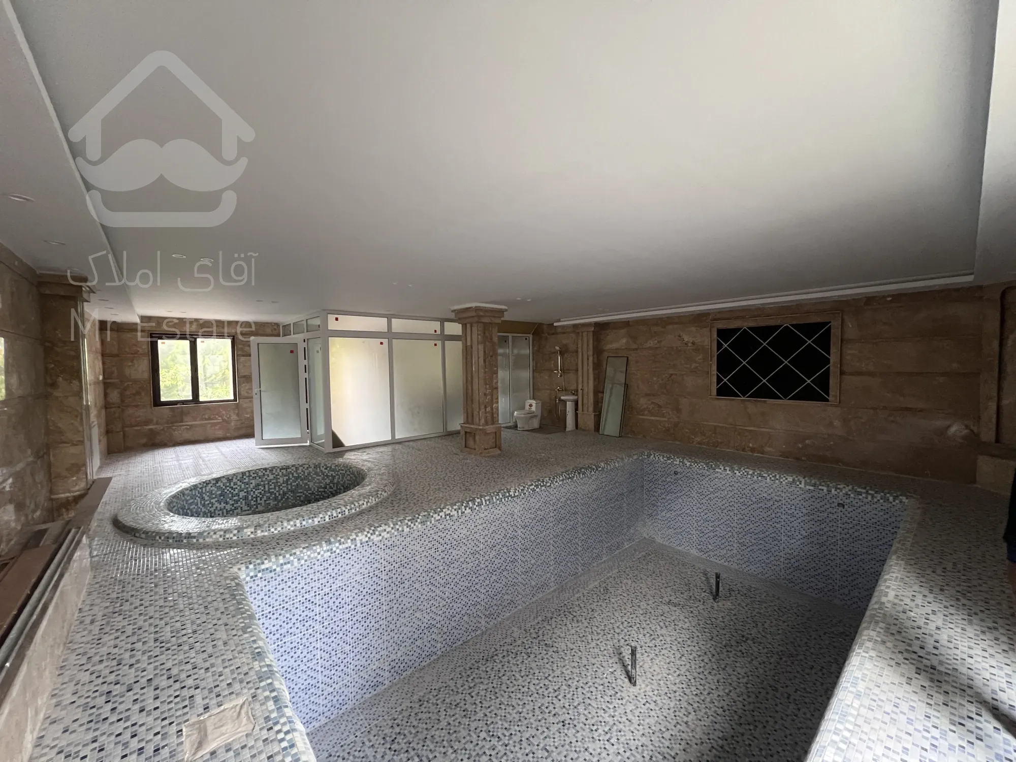 فروش ویلا شهرکی استخردار ۳۰۰ متر/مدارک کامل/لتینگان نوشهر