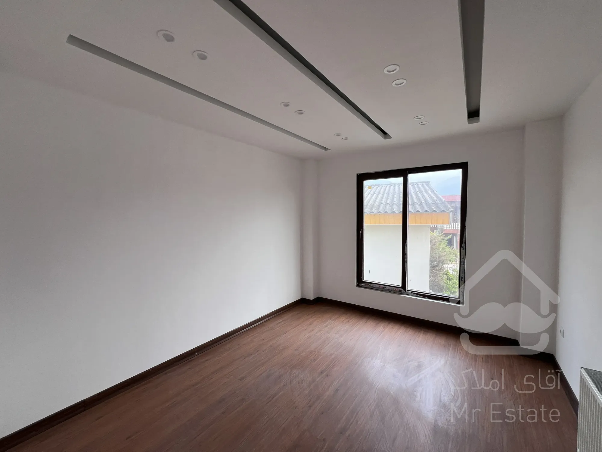 فروش ویلا شهرکی استخردار ۳۰۰ متر/مدارک کامل/لتینگان نوشهر