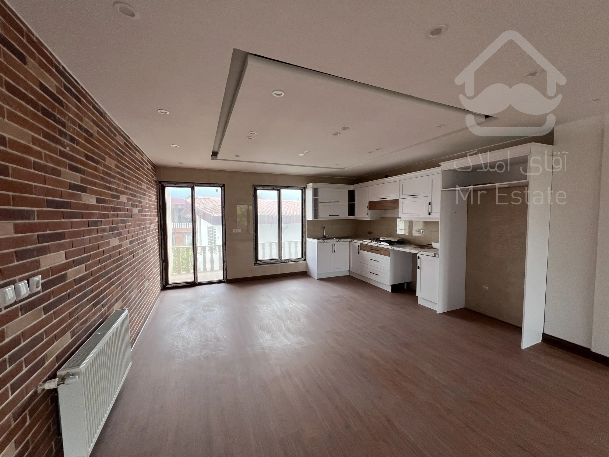 فروش ویلا شهرکی استخردار ۳۰۰ متر/مدارک کامل/لتینگان نوشهر