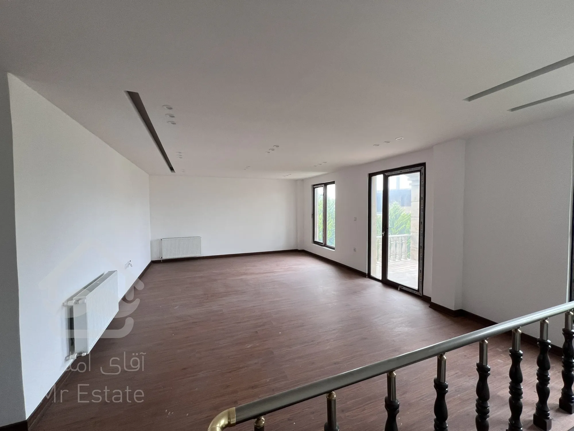 فروش ویلا شهرکی استخردار ۳۰۰ متر/مدارک کامل/لتینگان نوشهر