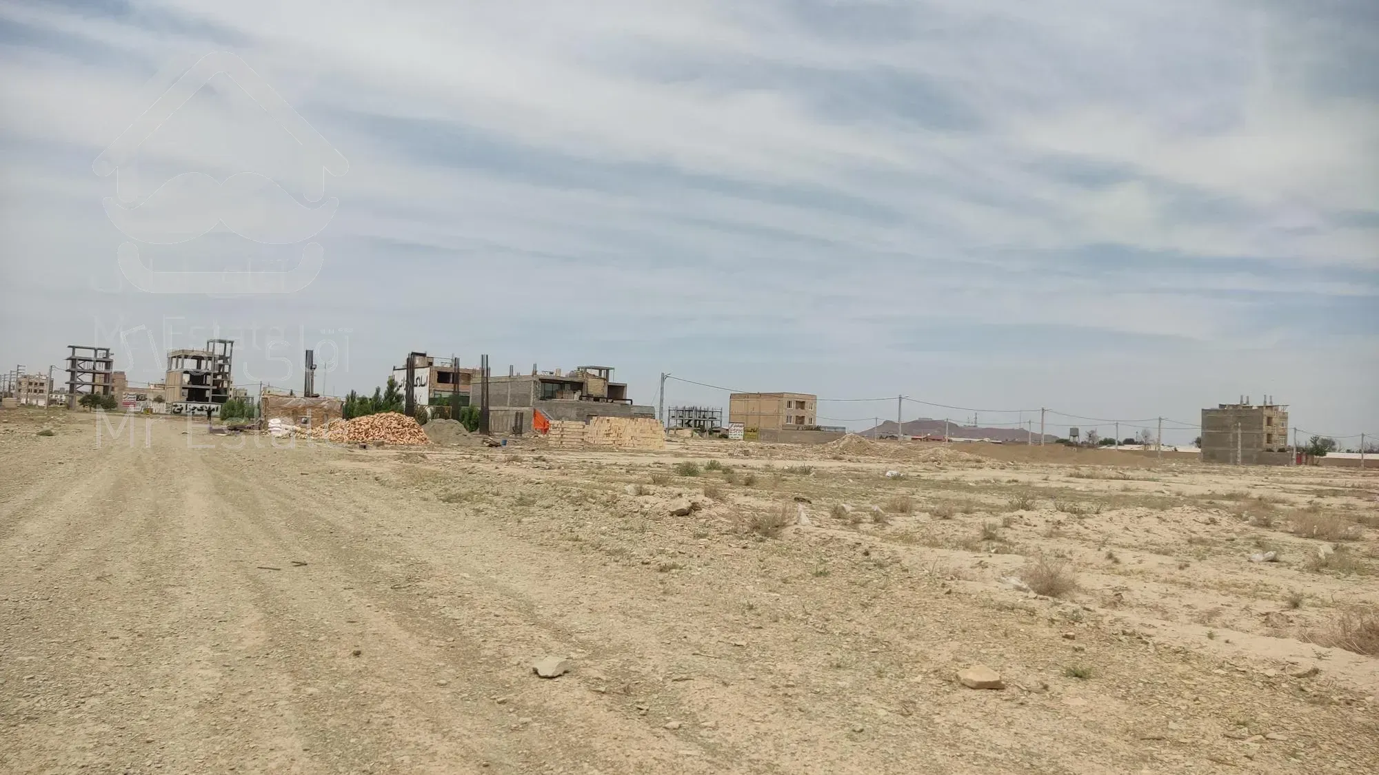 ۱۴۰ متر زمین سند دار