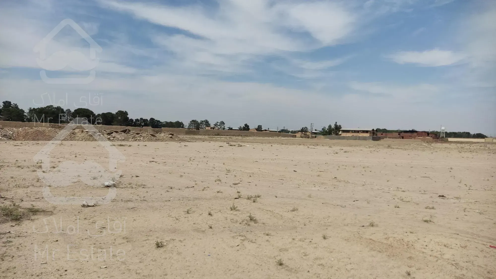 ۱۴۰ متر زمین سند دار