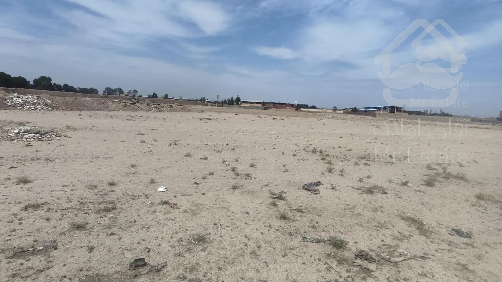 ۱۴۰ متر زمین سند دار