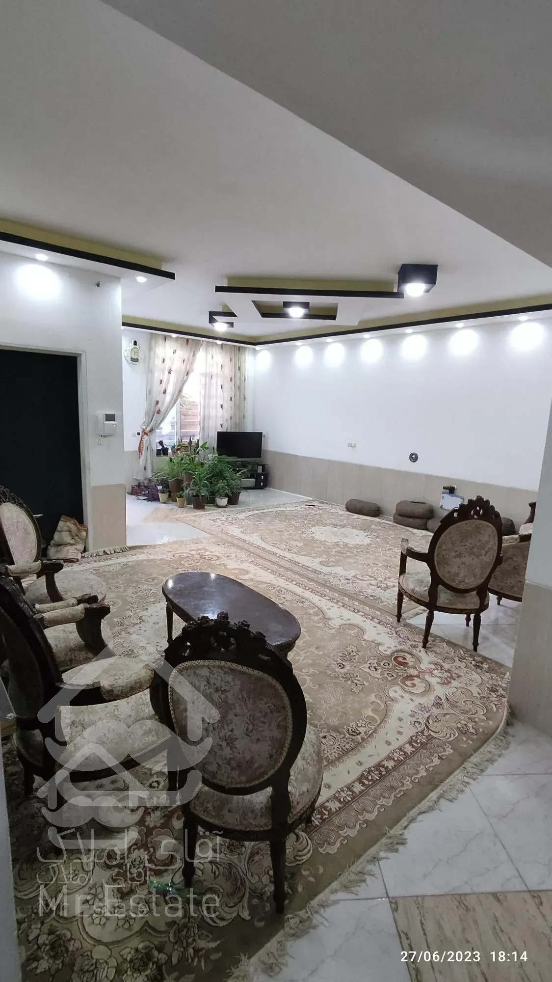 منزل ویلایی دو طبقه درب از حیاط