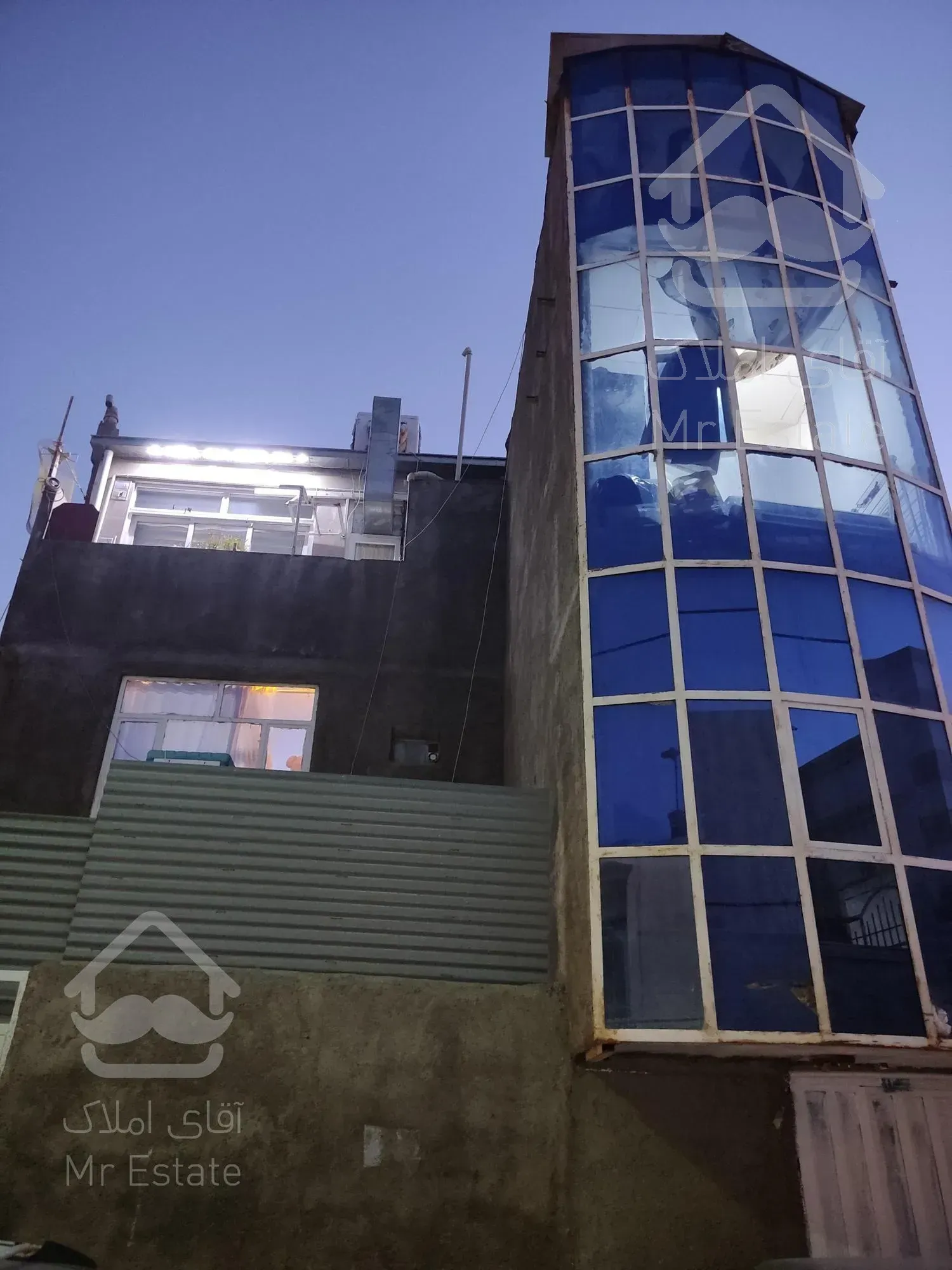 سه طبقه مرتب