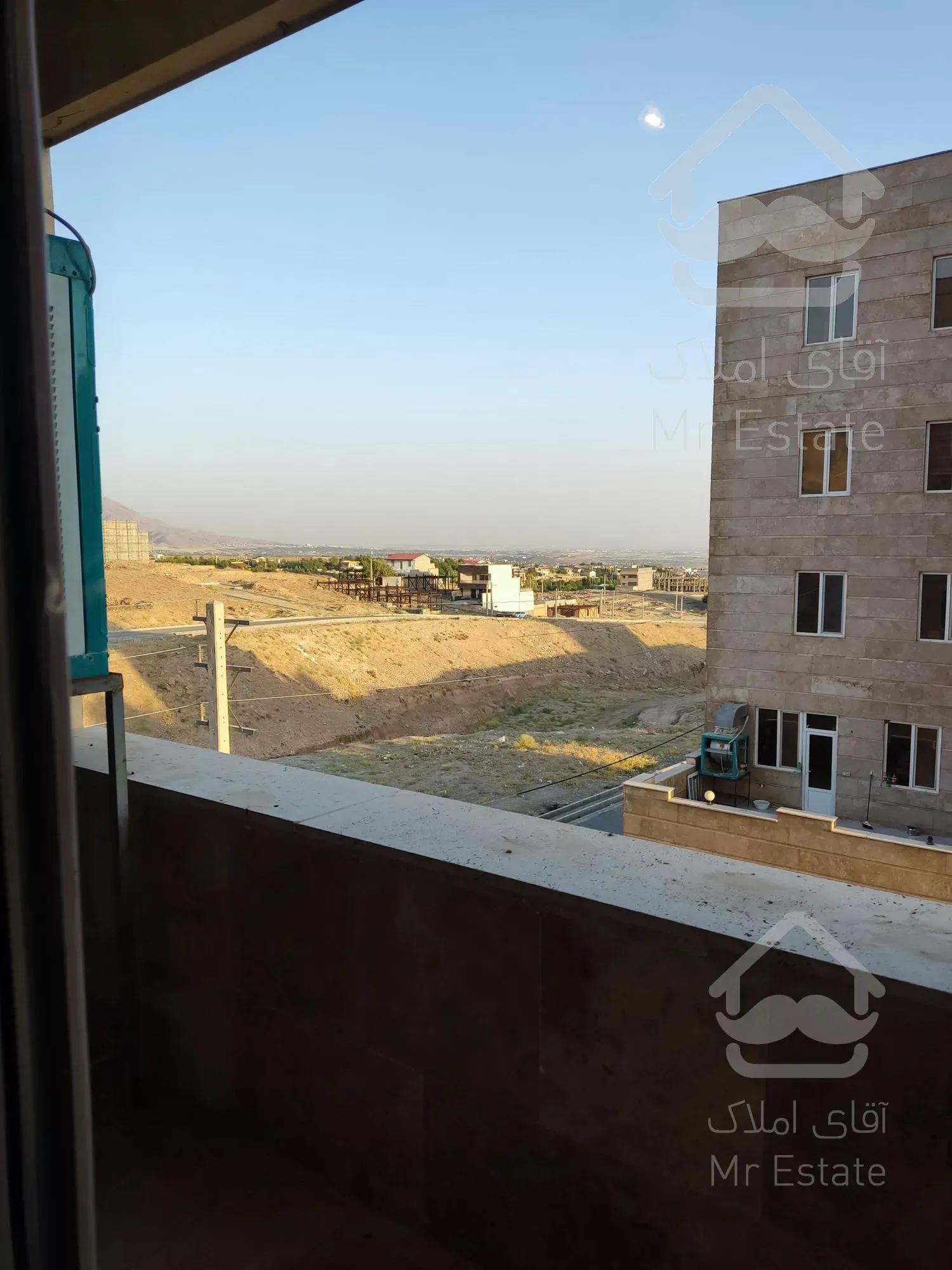 آپارتمان ویو باز سه خوابه