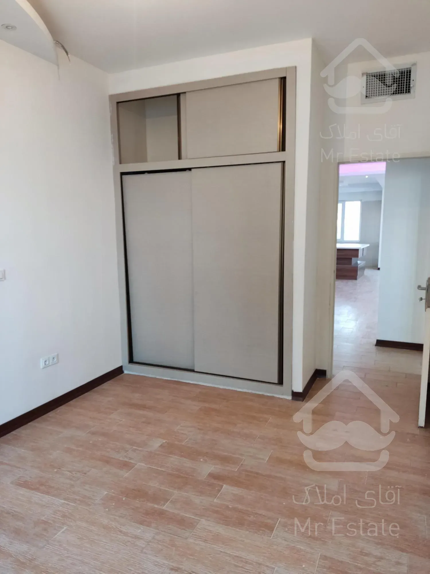 آپارتمان ویو باز سه خوابه