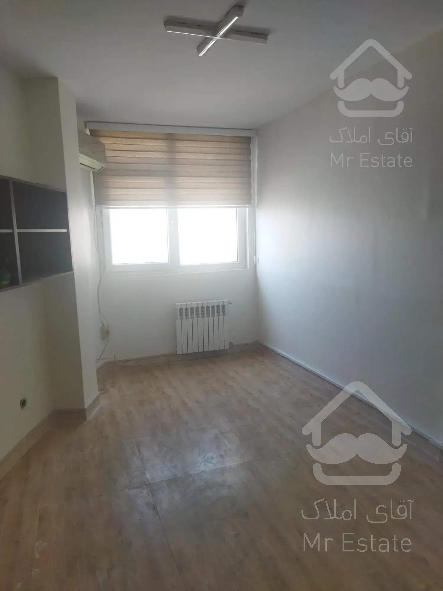 کریم خان ۱۳۵ متر سند اداری