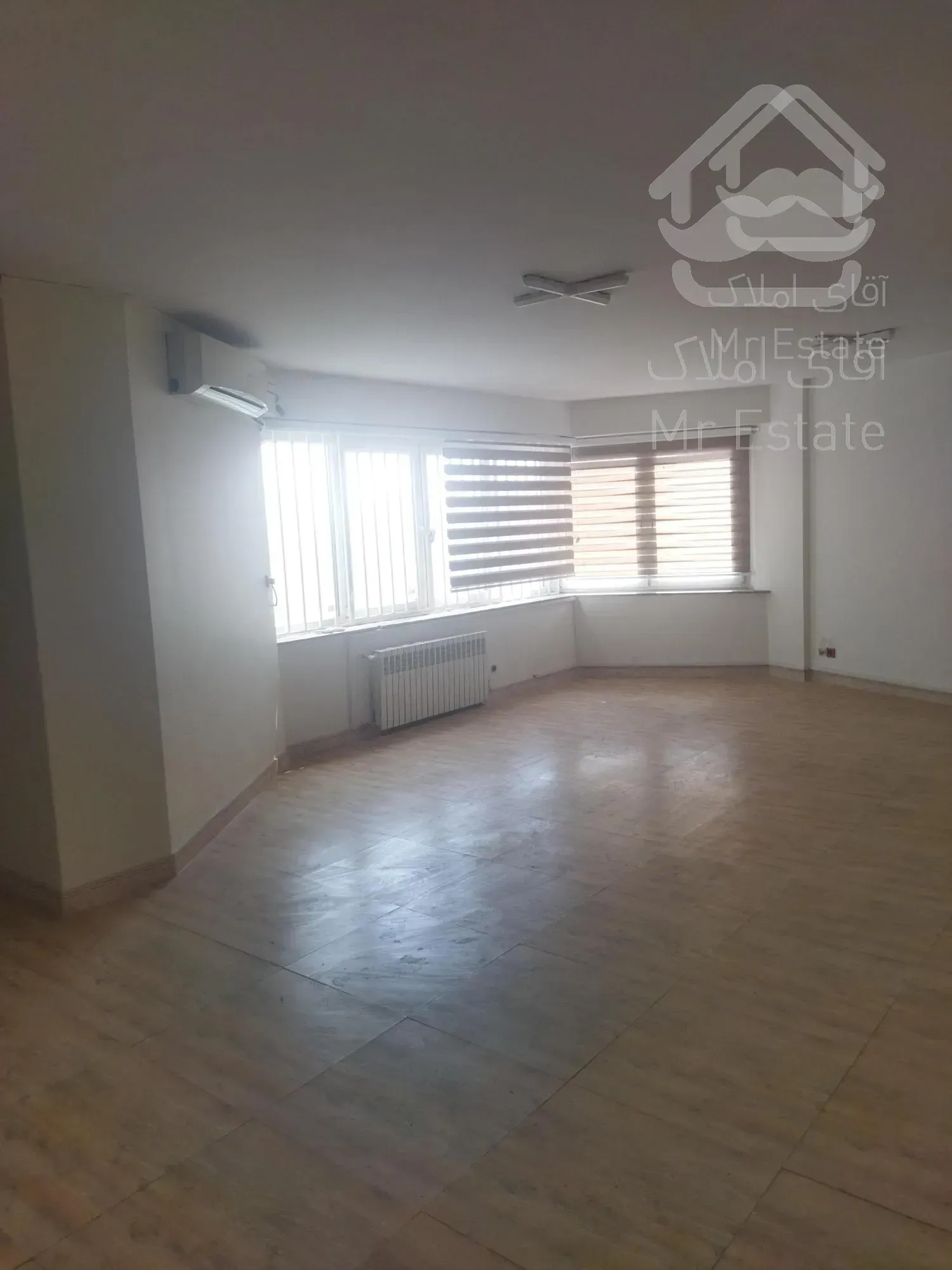 کریم خان ۱۳۵ متر سند اداری