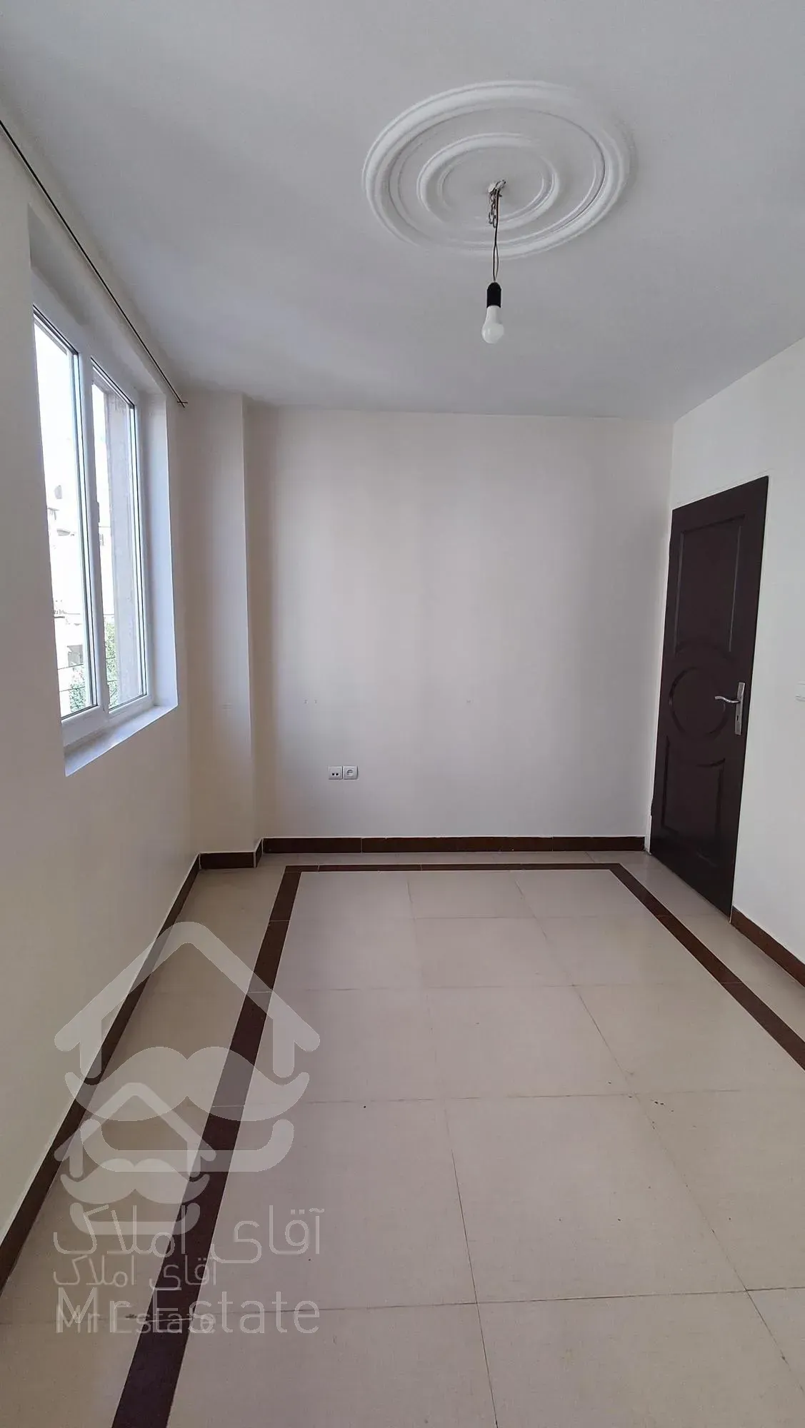 ۴۵ متر با پارکینگ خیابان کارون