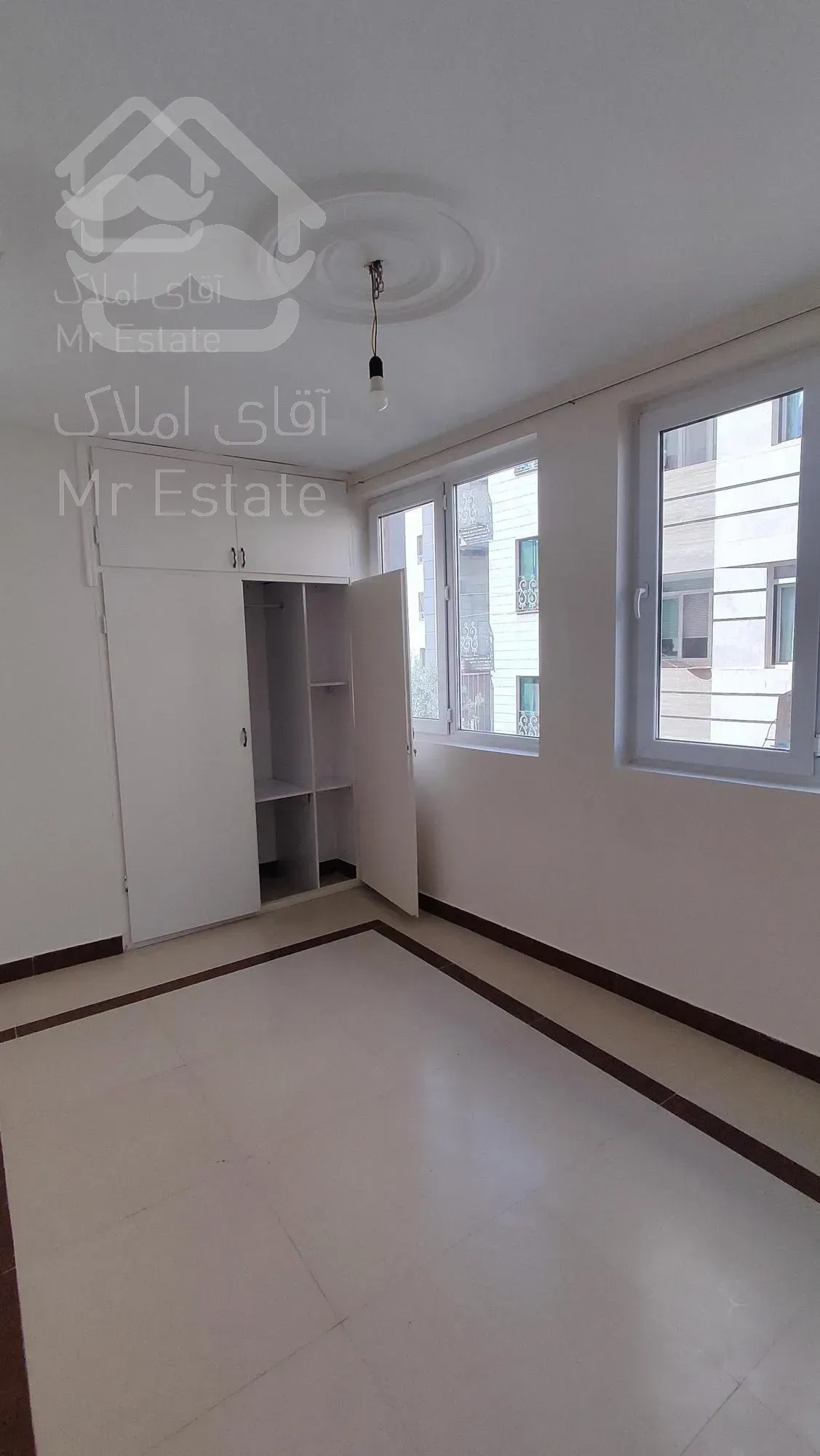 ۴۵ متر با پارکینگ خیابان کارون