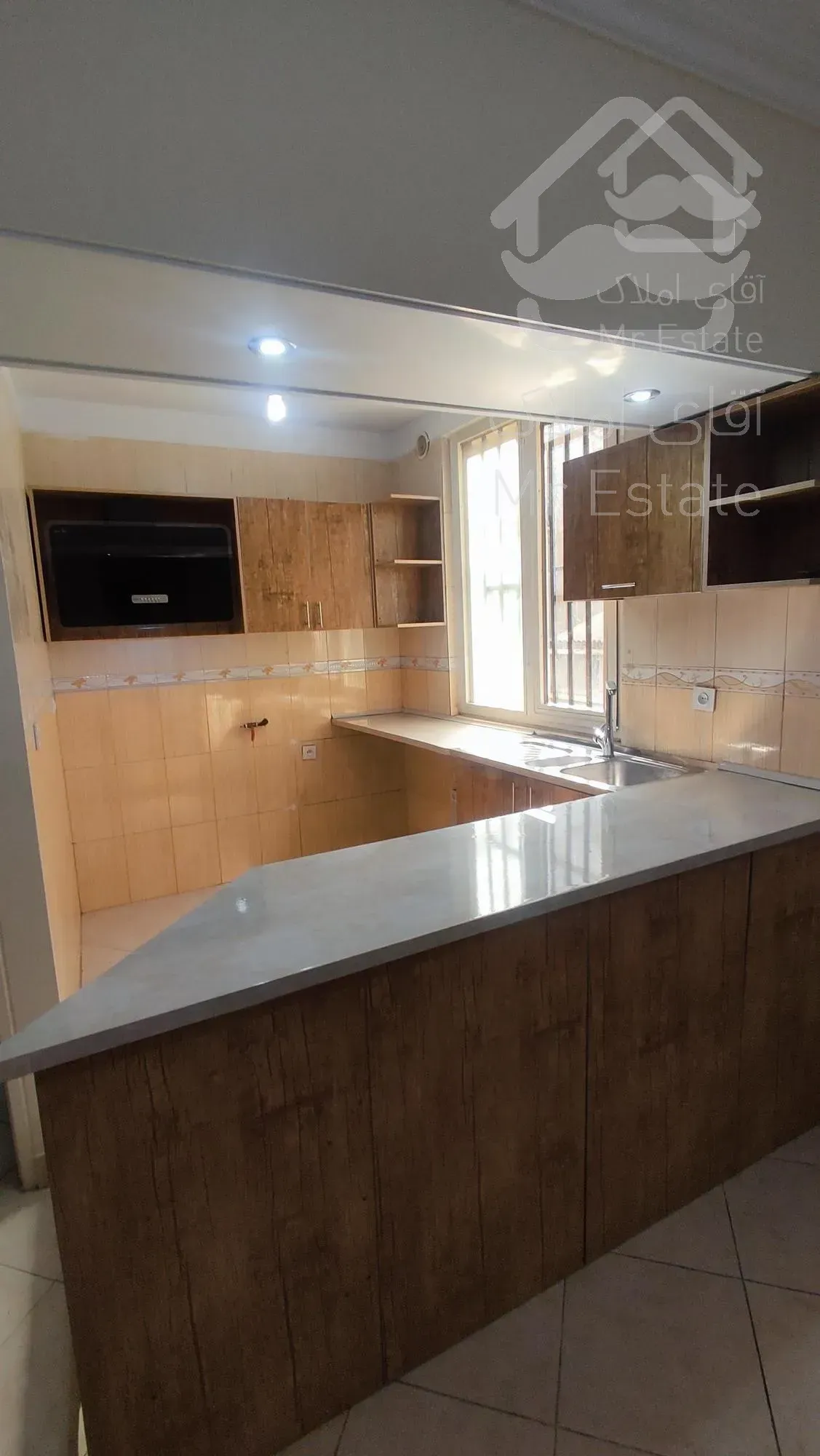 ۴۲متر با آسانسور قصرالدشت بالای سپه