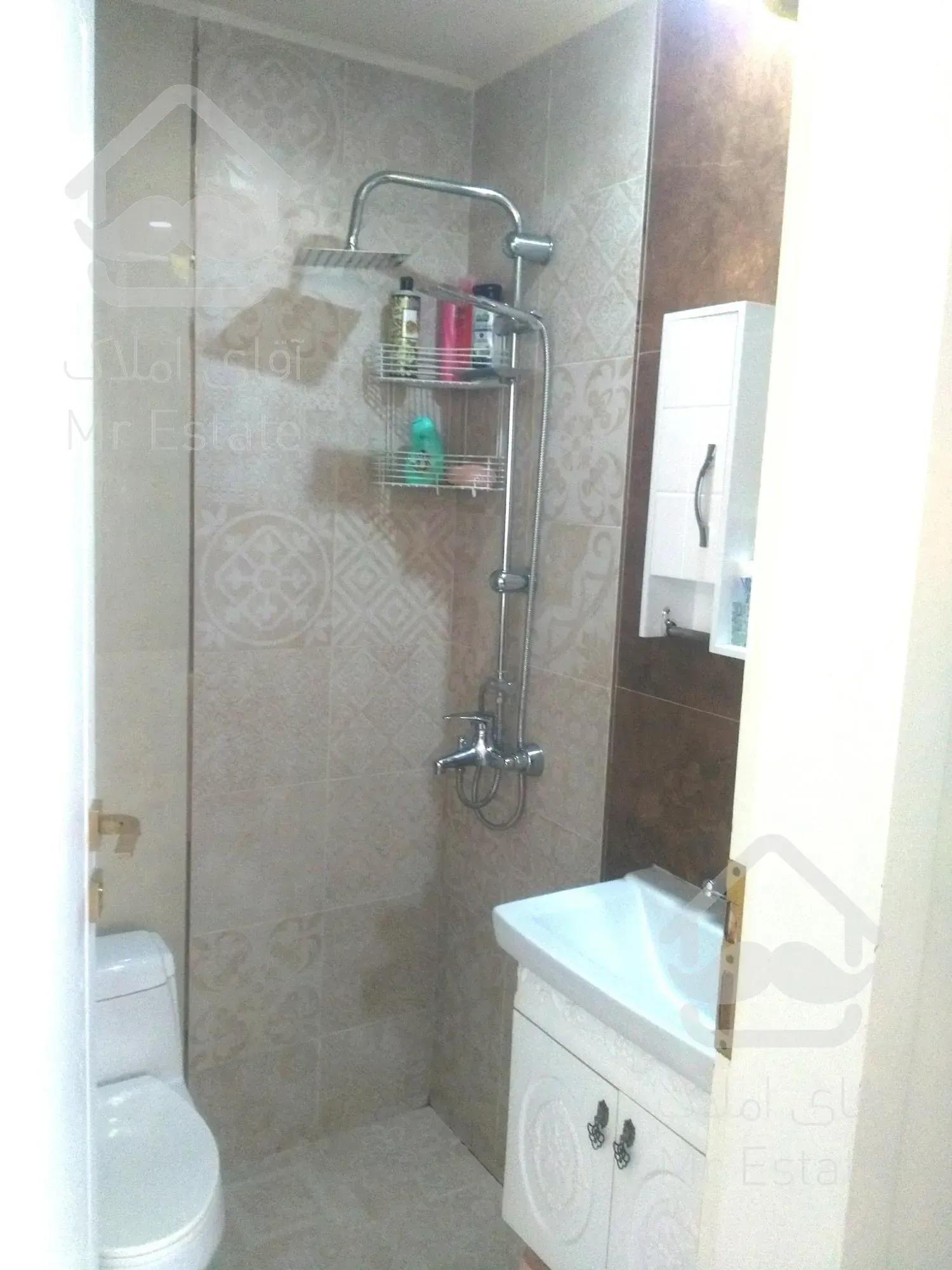 83 متر/فول امکانات/امیرآباد