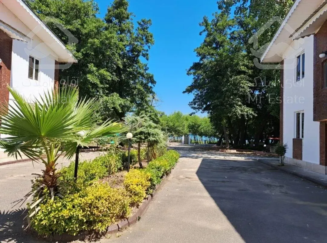 ۶ هزار متر زمین ۴۰ واحد مسکونی دو واحد تجاری دوکله خیابان اصلی و ساحل اختصاصی ۴۲ تا سند تک برگ