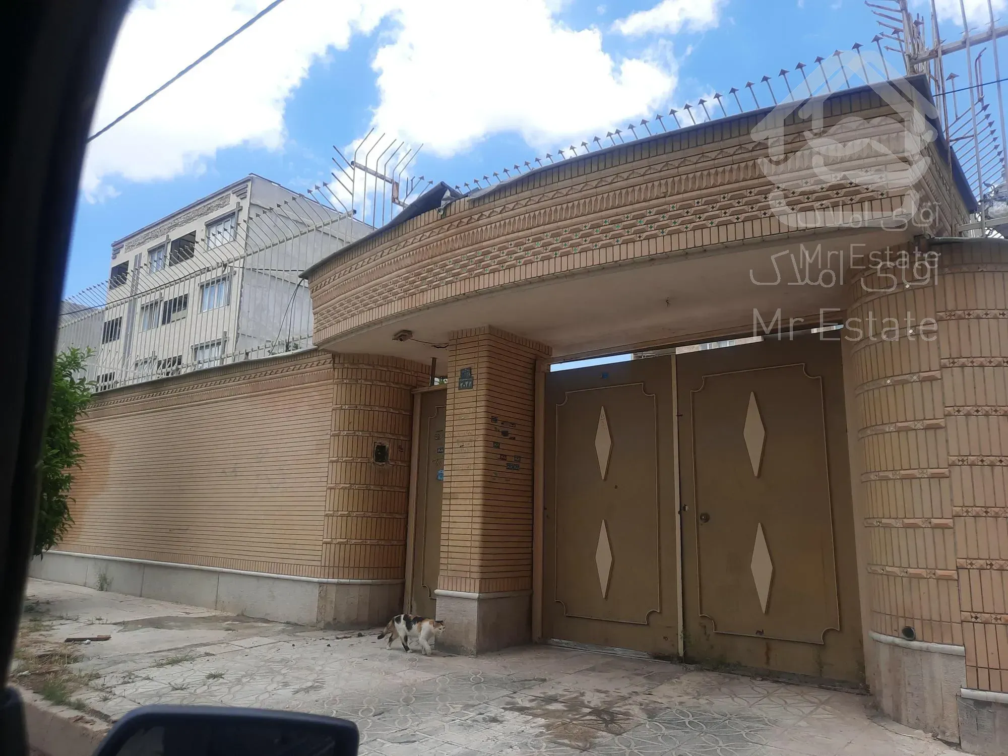 کلنگی 540 متری عرض 15 طول 30 خیابان ظرف بلوار فدک شهرک ولیعصر