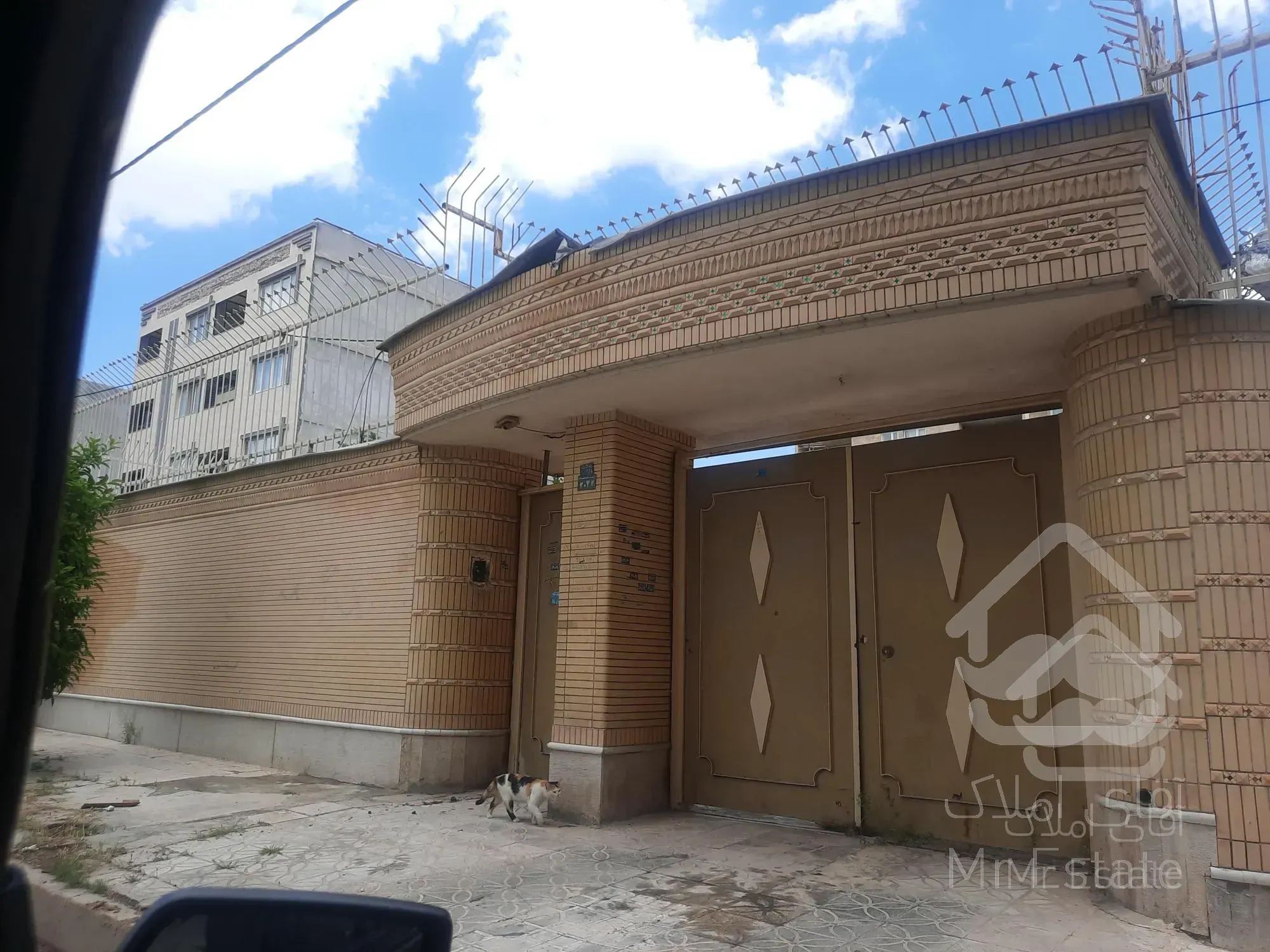 کلنگی تاپ لوکیشن 200 متری بلوار رازی شهرک ولیعصر خیابان فدک