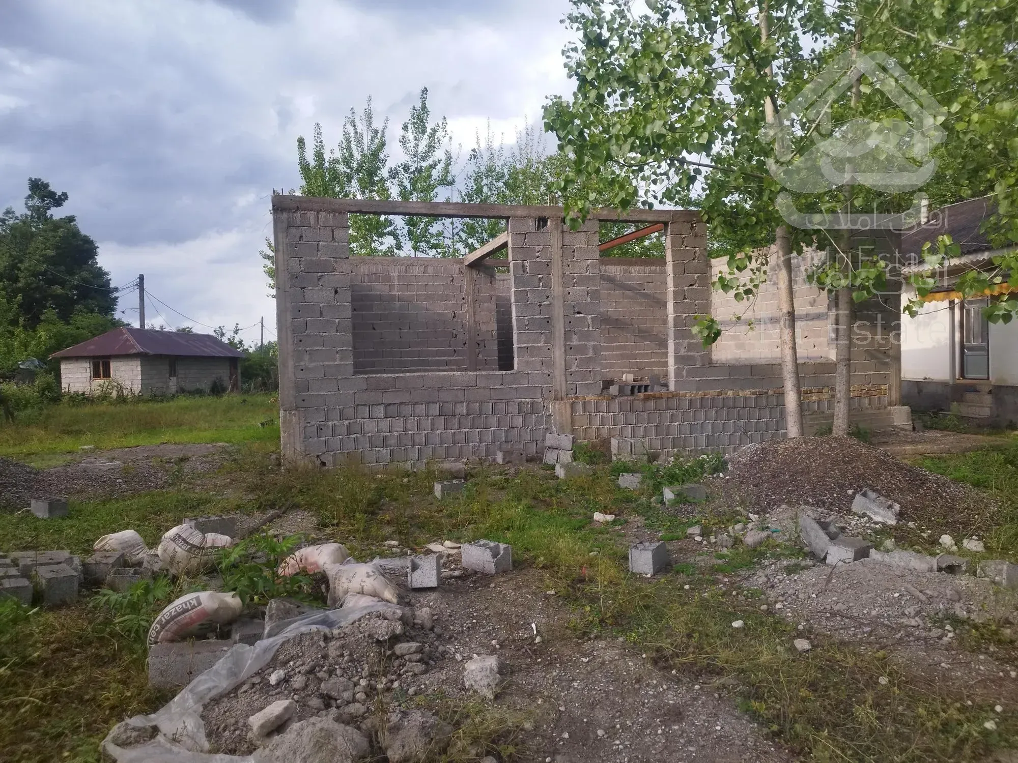 ویلا نیمه کاره در سنگر