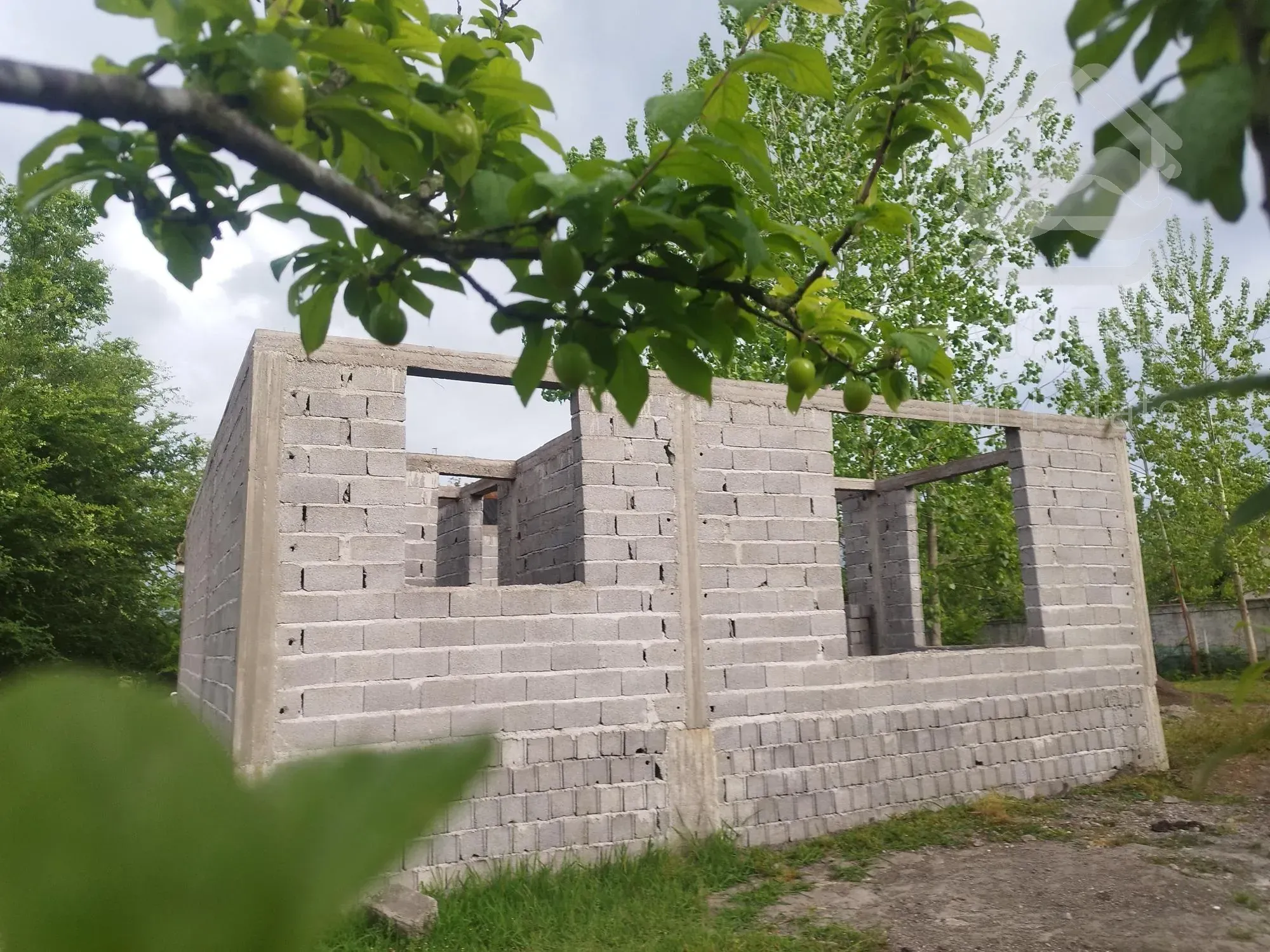 ویلا نیمه کاره در سنگر