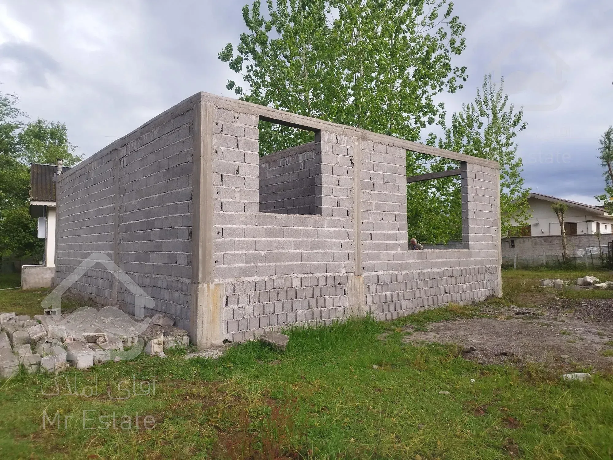 ویلا نیمه کاره در سنگر