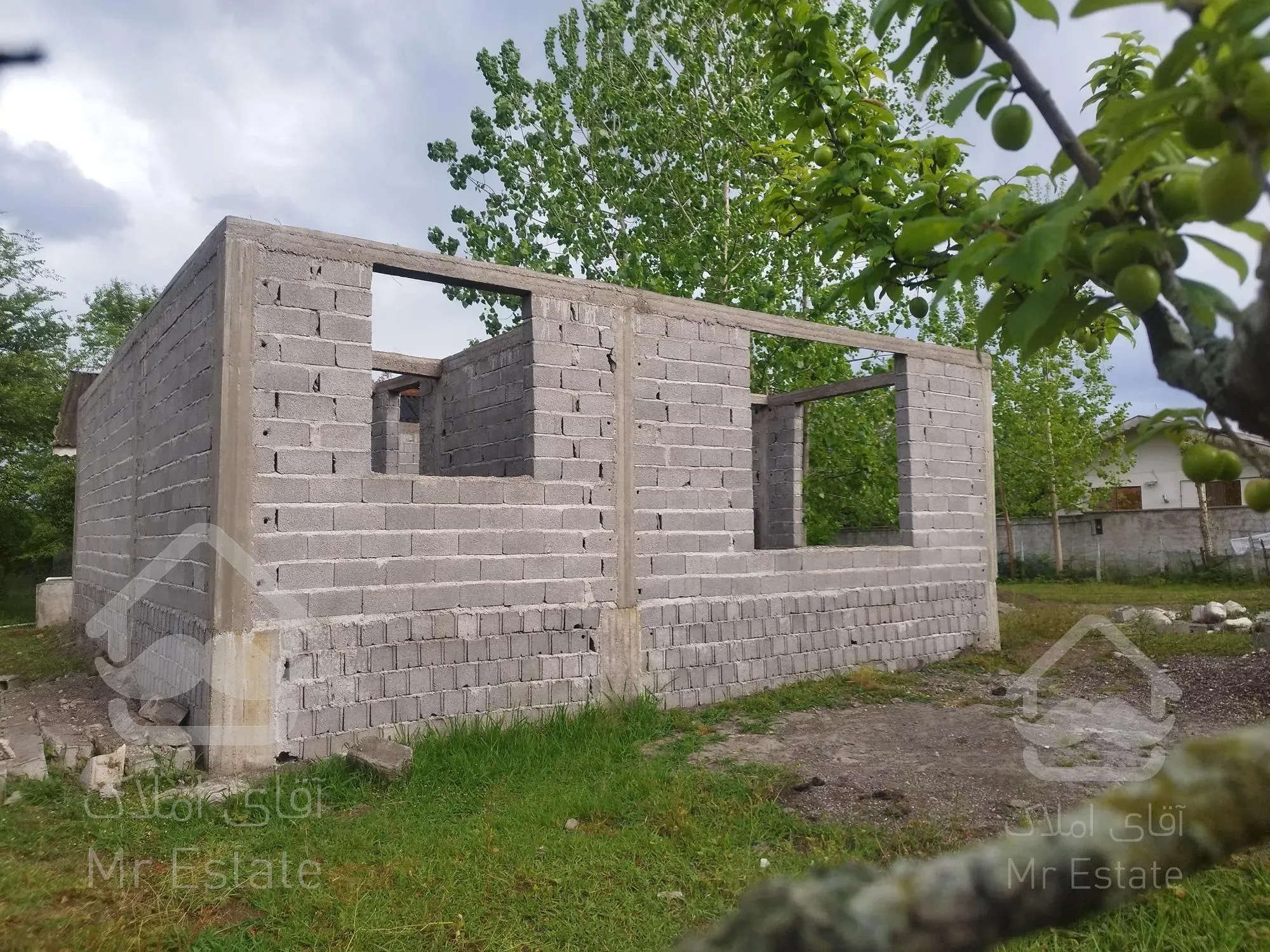 ویلا نیمه کاره در سنگر