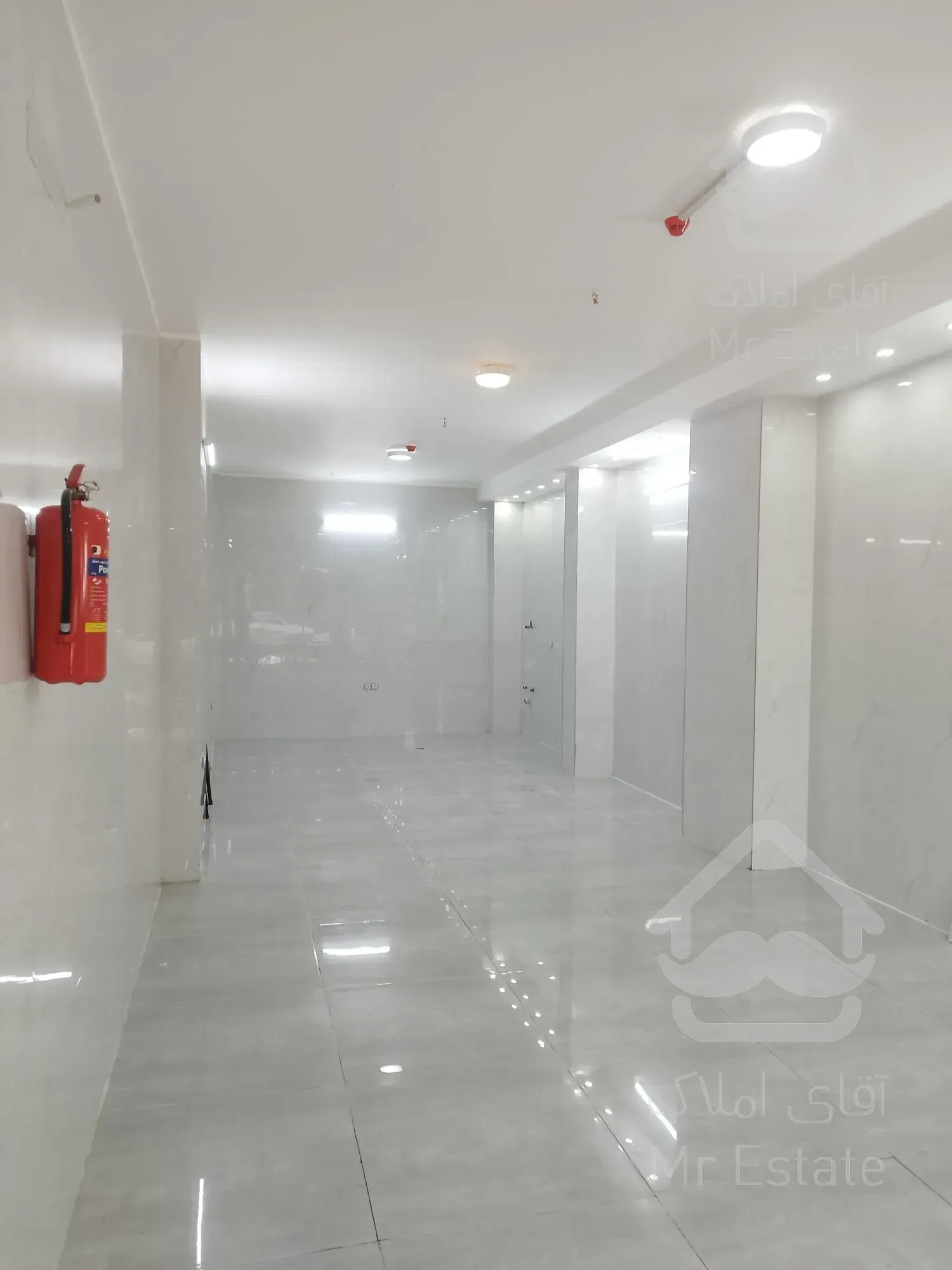 مغازه ۵۰ متری واقع در ملک