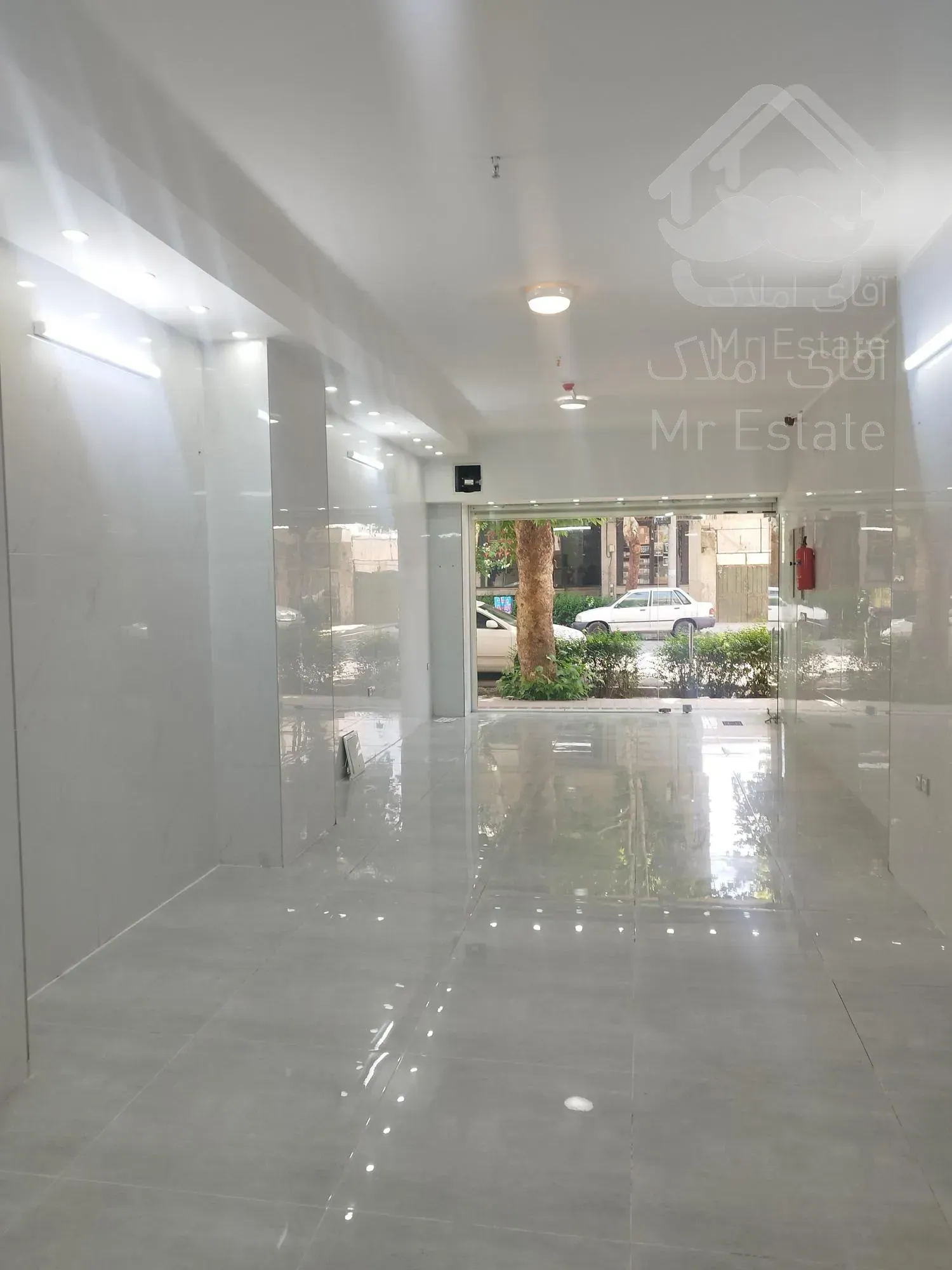 مغازه ۵۰ متری واقع در ملک