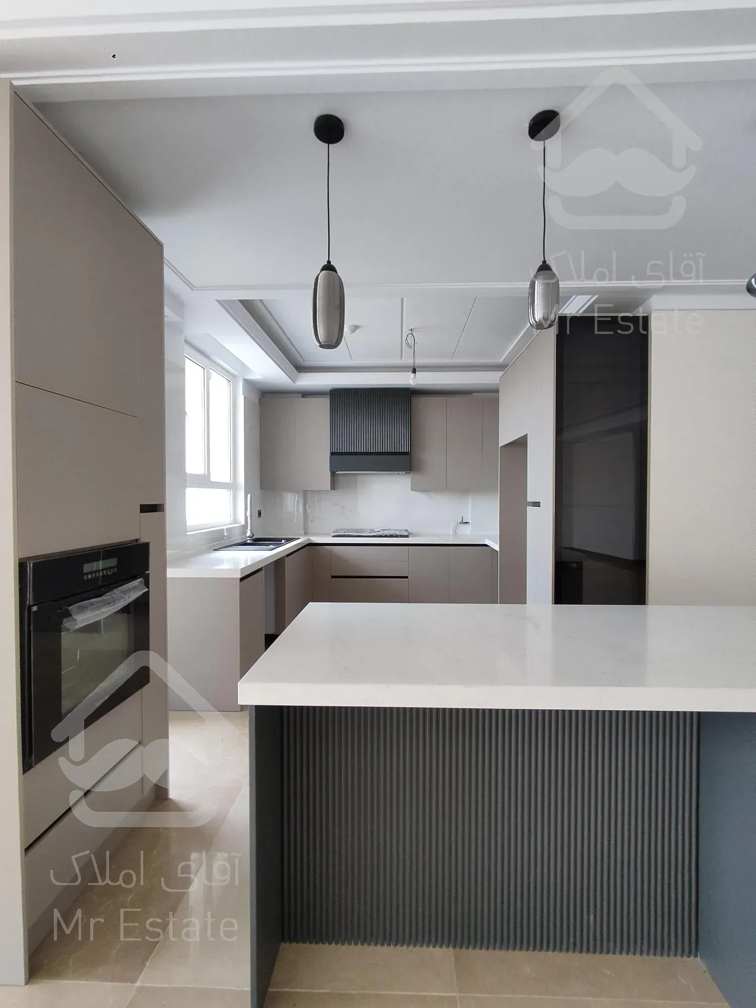 فروش ۲۱۵متری تک‌واحدی نوساز دیباجی جنوبی