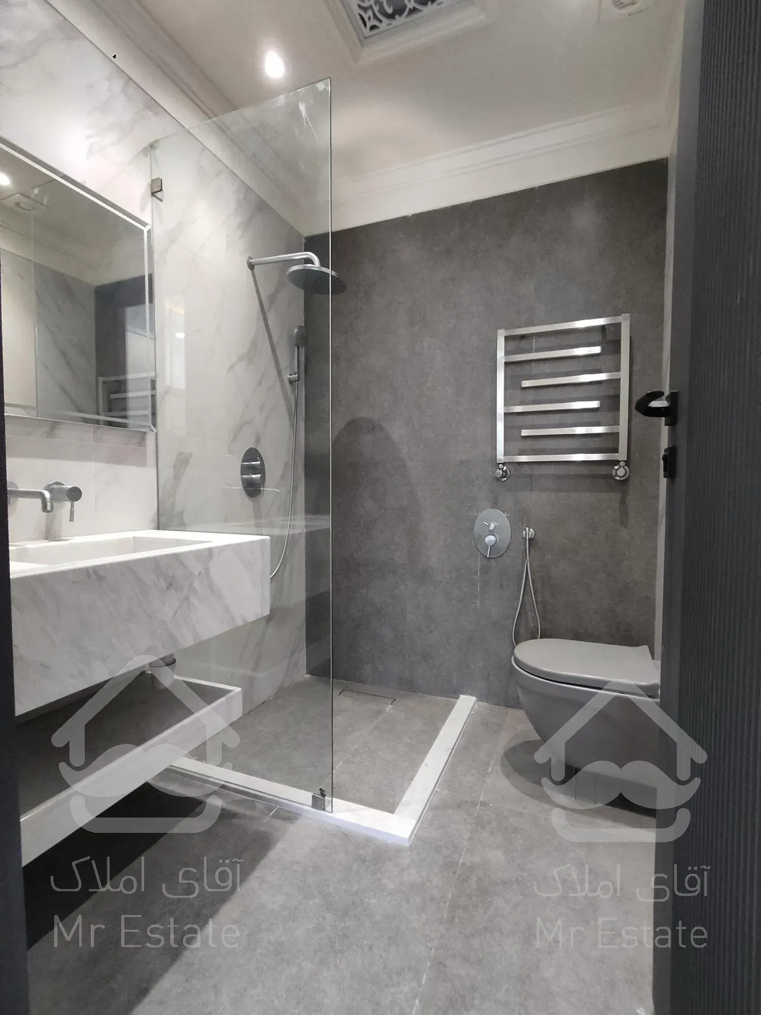 فروش ۲۱۵متری تک‌واحدی نوساز دیباجی جنوبی