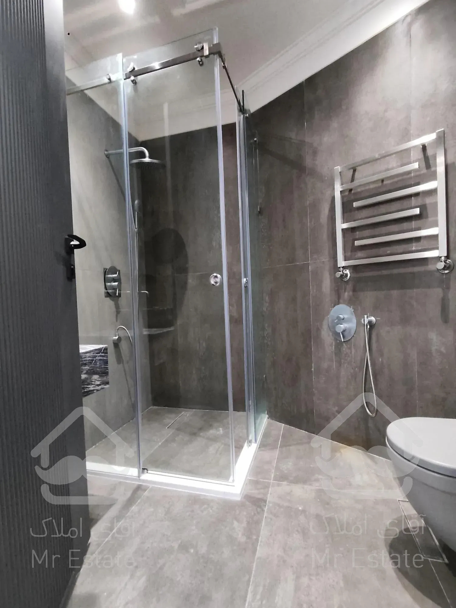 فروش ۲۱۵متری تک‌واحدی نوساز دیباجی جنوبی