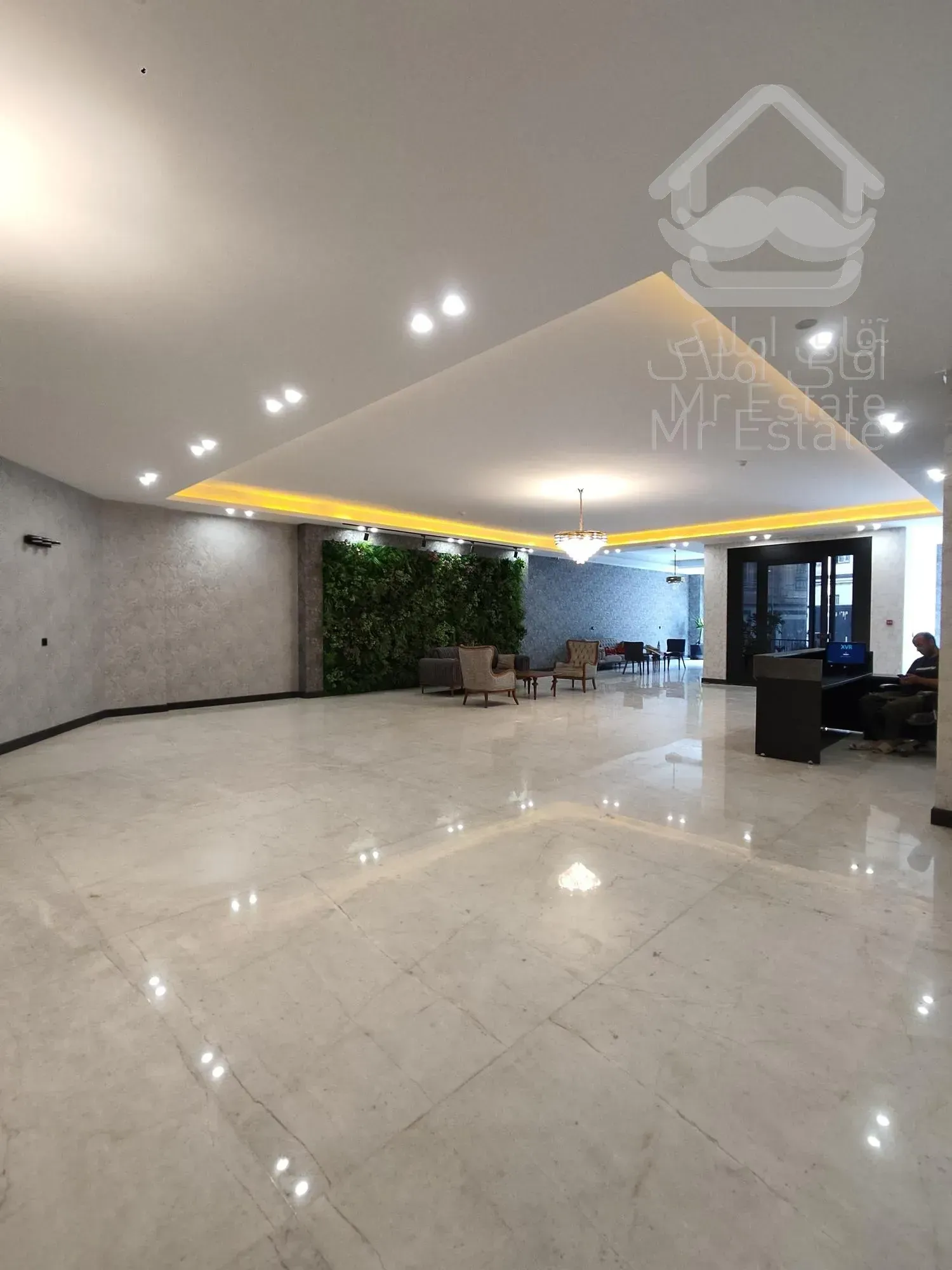 فروش ۲۱۵متری تک‌واحدی نوساز دیباجی جنوبی